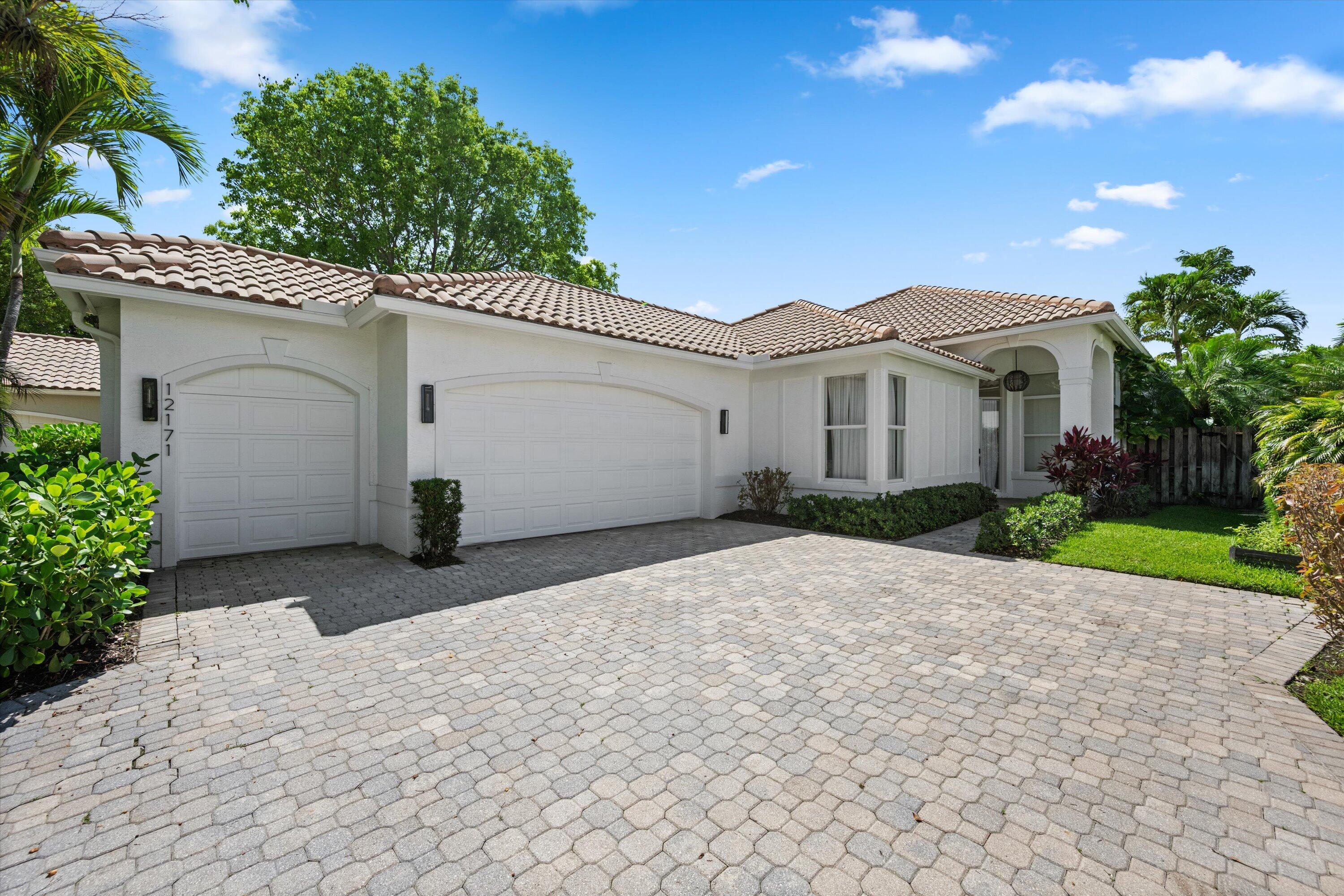 Eagles Landing Of P B Polo And Country Club Wellin - Residential