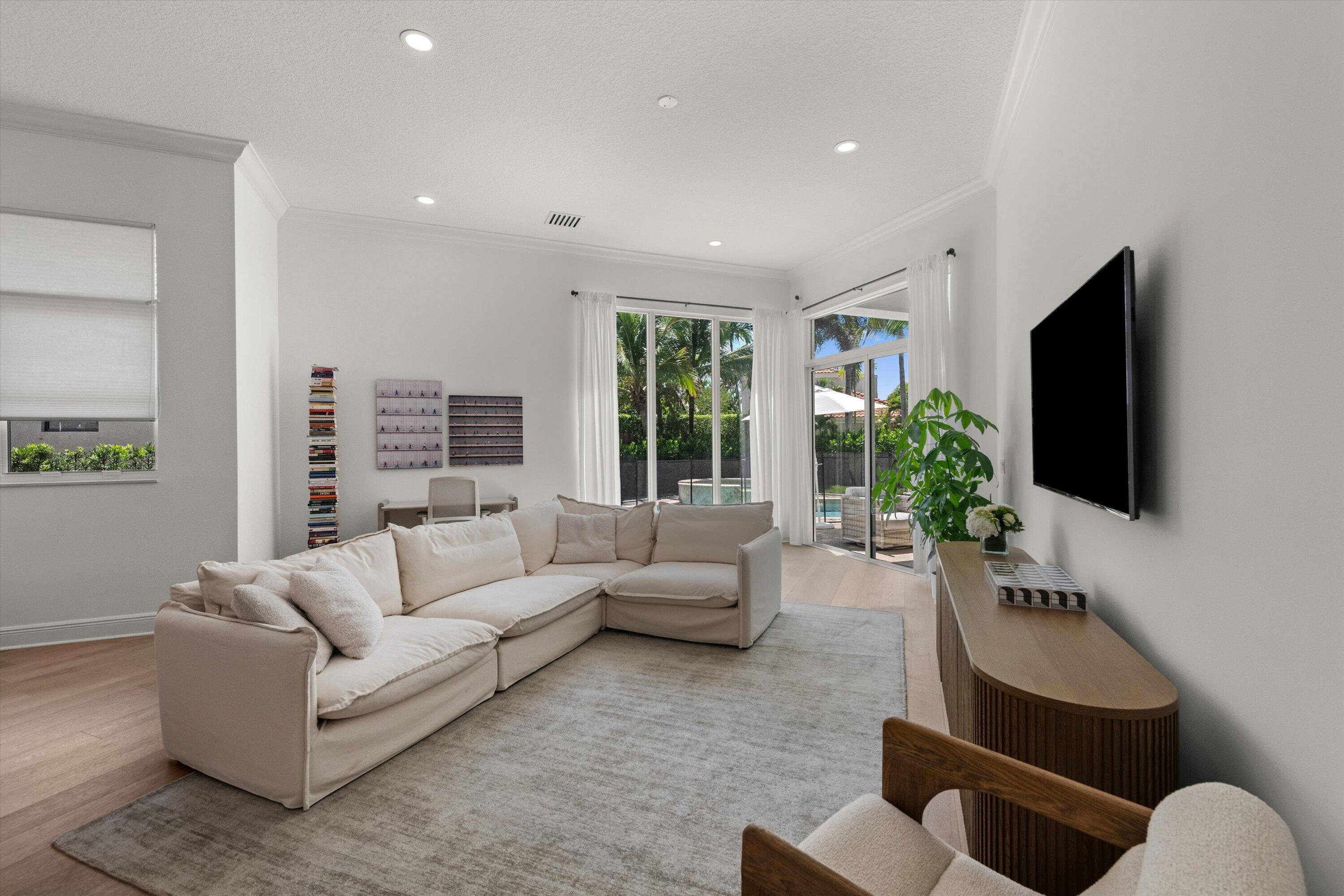 Eagles Landing Of P B Polo And Country Club Wellin - Residential