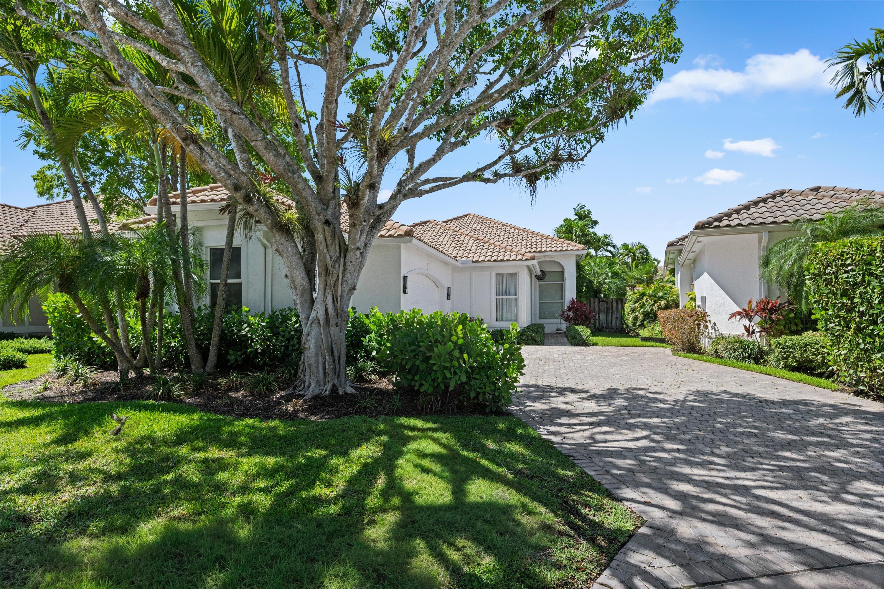 Eagles Landing Of P B Polo And Country Club Wellin - Residential