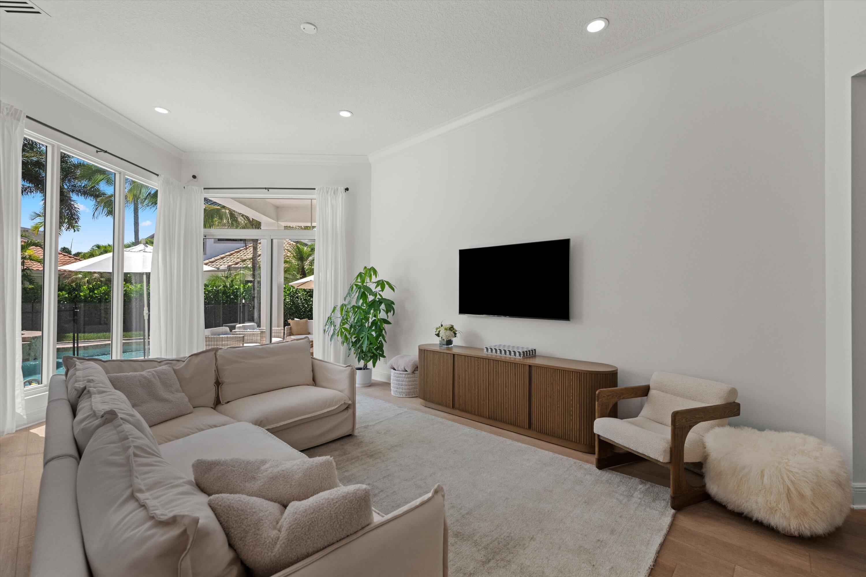 Eagles Landing Of P B Polo And Country Club Wellin - Residential