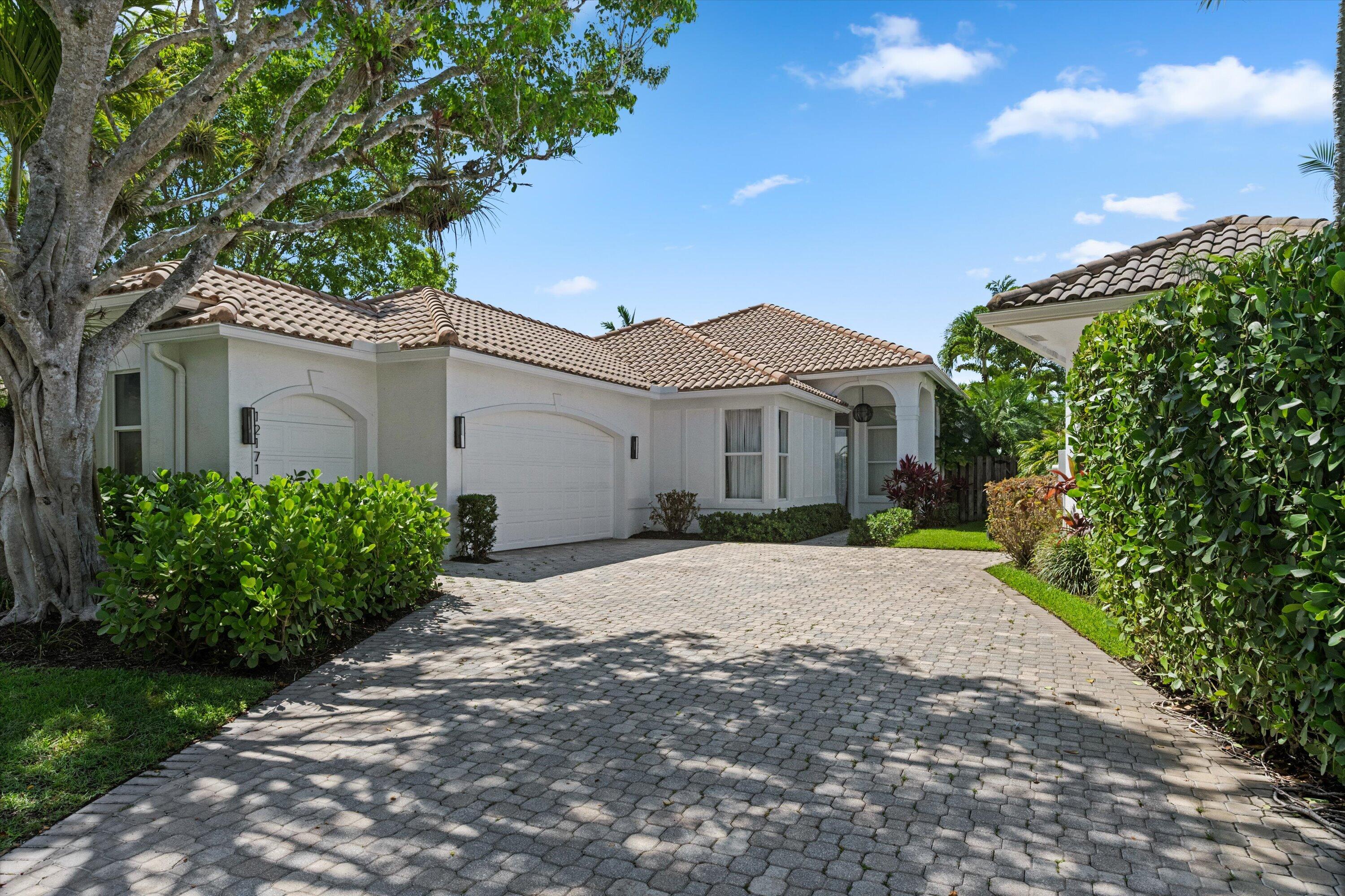Eagles Landing Of P B Polo And Country Club Wellin - Residential