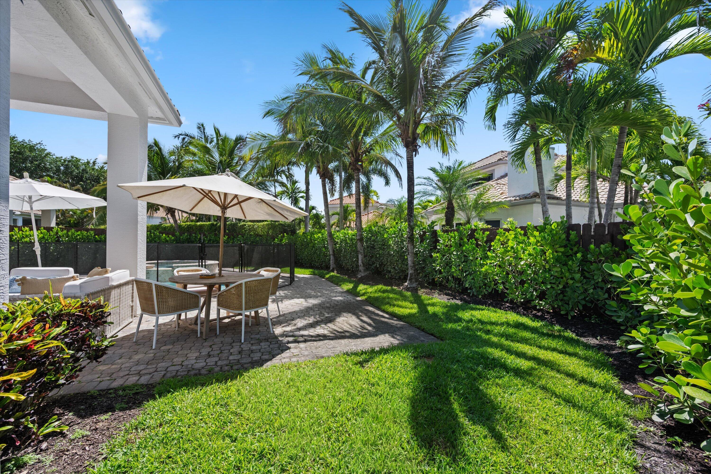 Eagles Landing Of P B Polo And Country Club Wellin - Residential