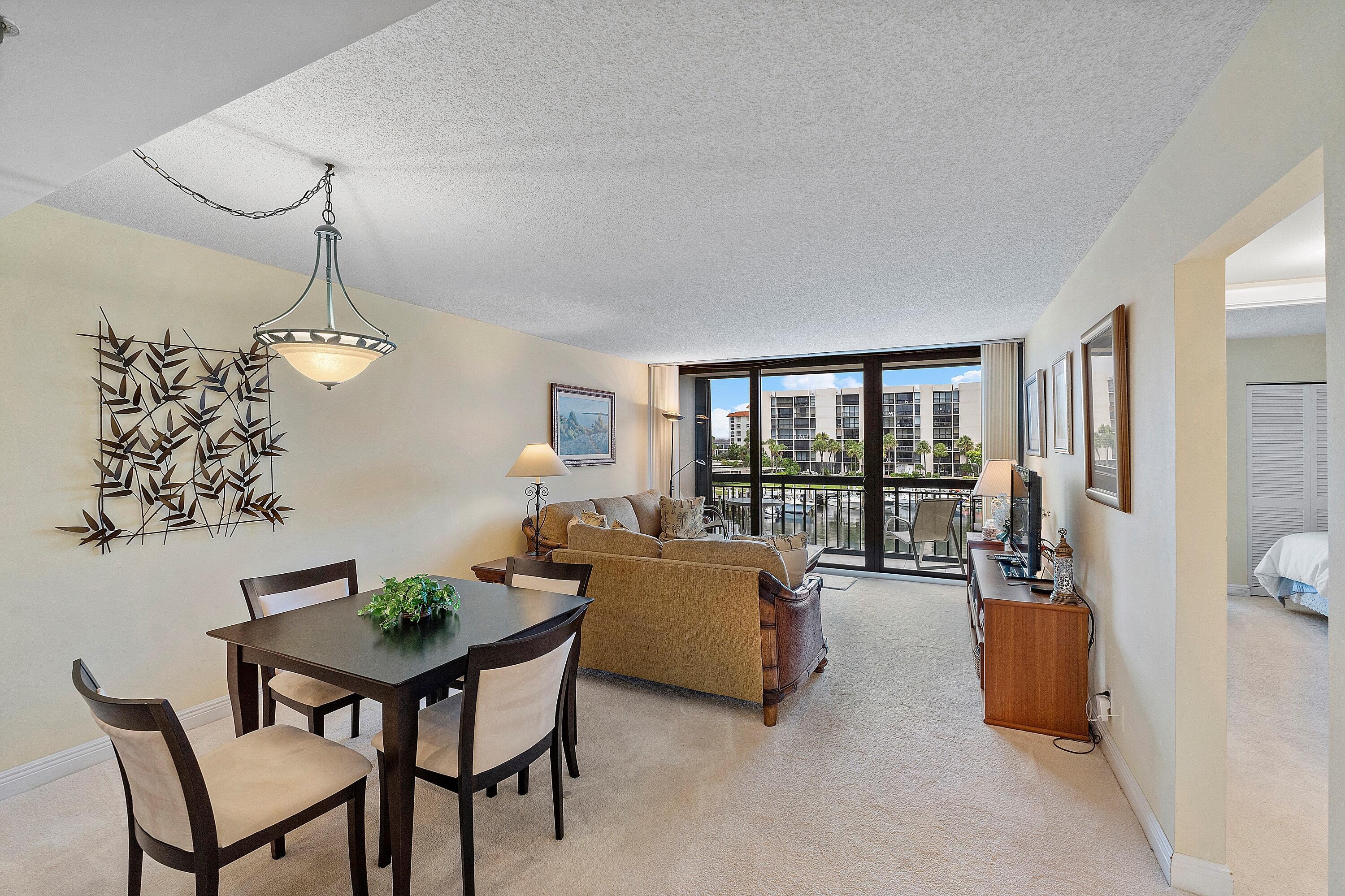 YACHT & RACQUET CLUB OF BOCA RATON CONDO - Residential Lease