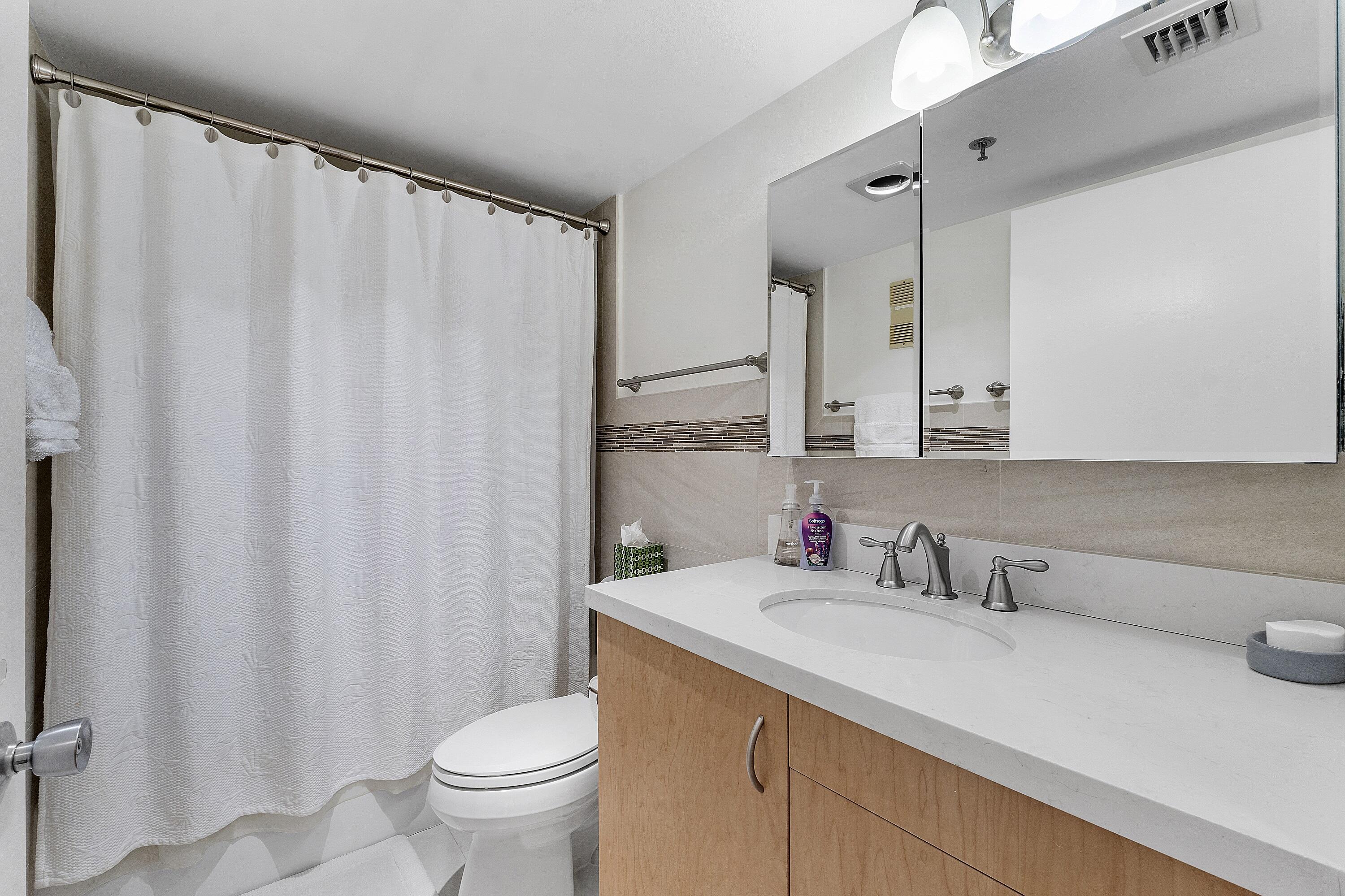 YACHT & RACQUET CLUB OF BOCA RATON CONDO - Residential Lease
