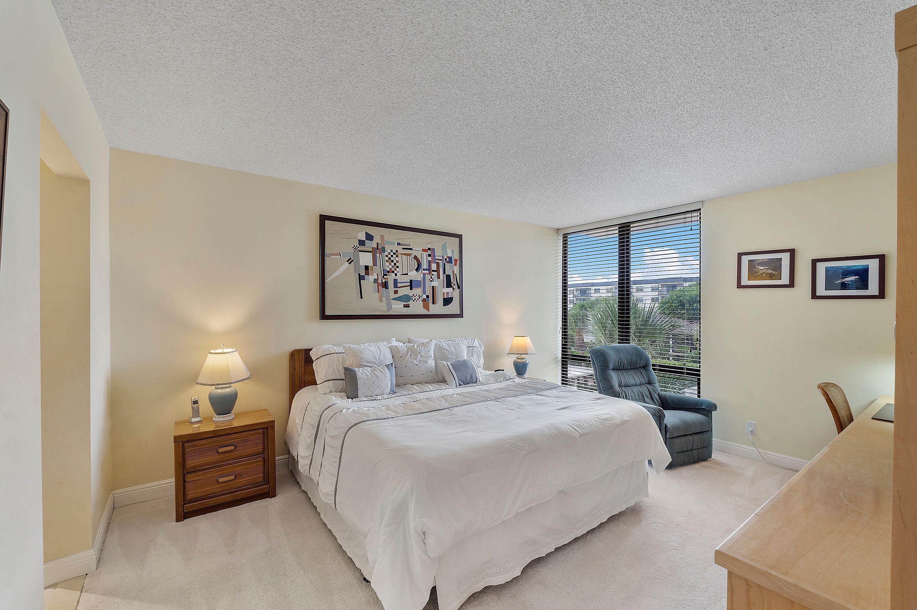 YACHT & RACQUET CLUB OF BOCA RATON CONDO - Residential Lease