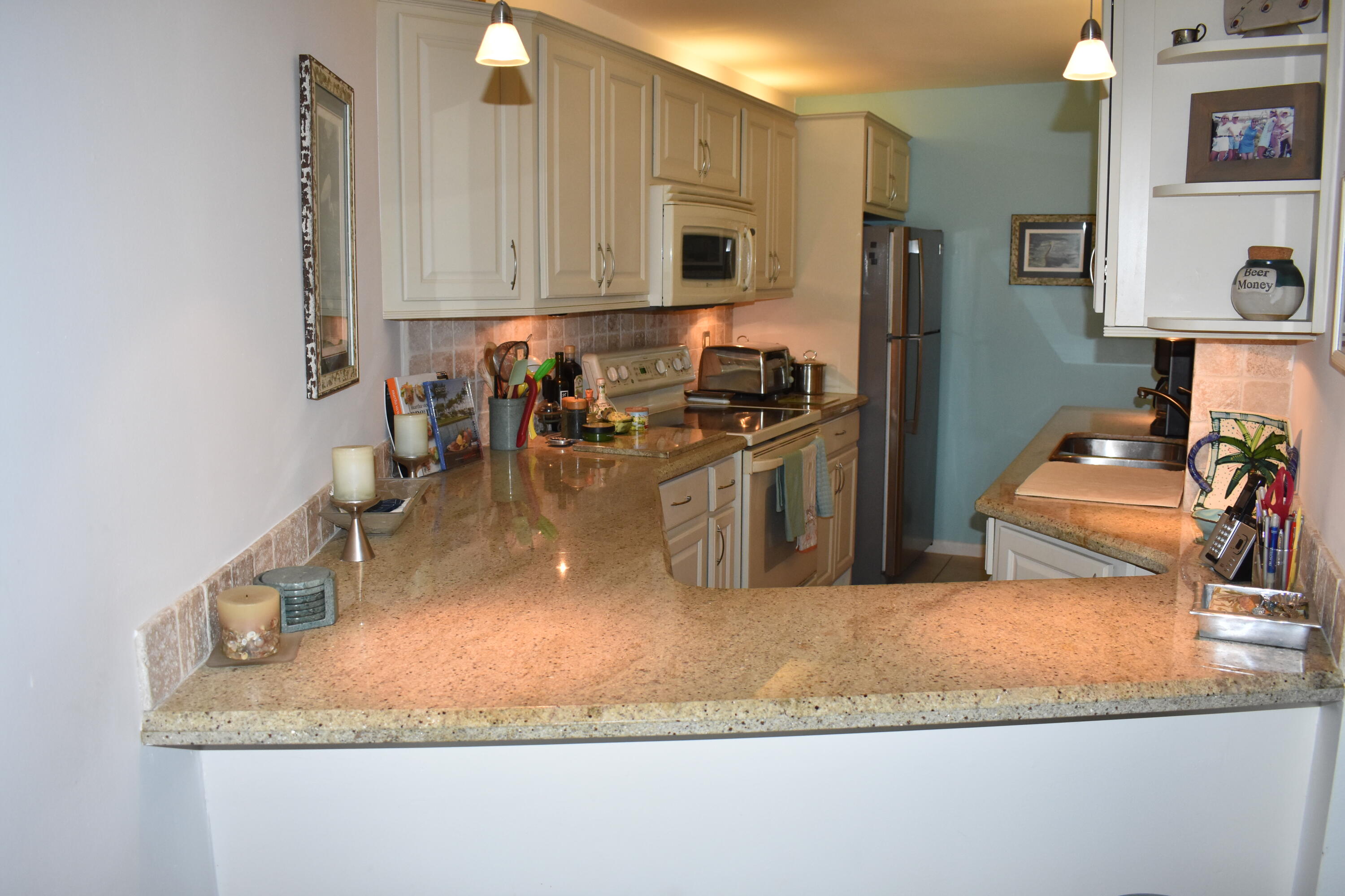 RIVER REACH CONDOMINIUM III - Residential