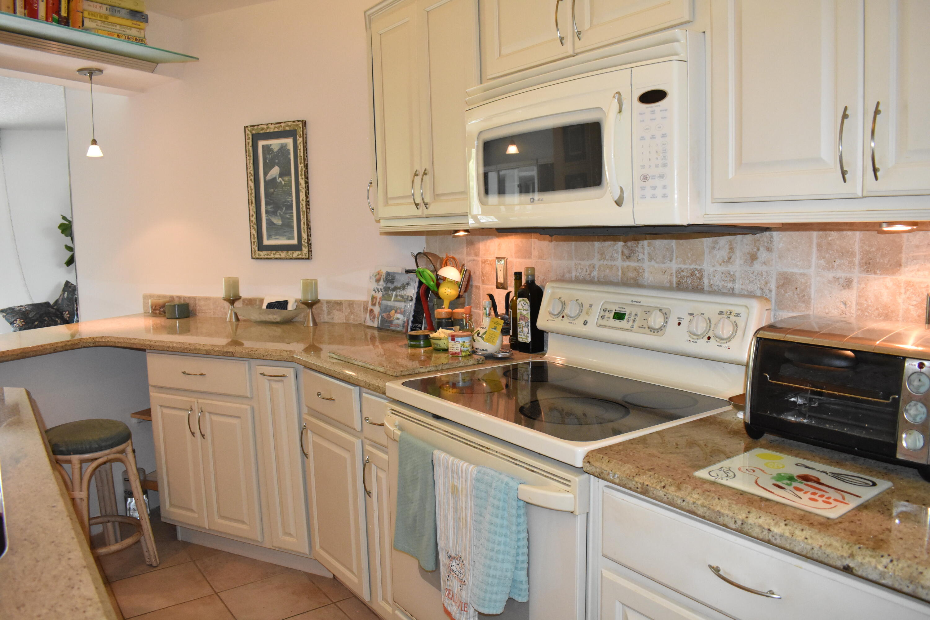 RIVER REACH CONDOMINIUM III - Residential