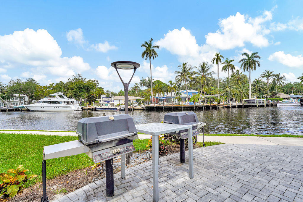 RIVER REACH CONDOMINIUM III - Residential