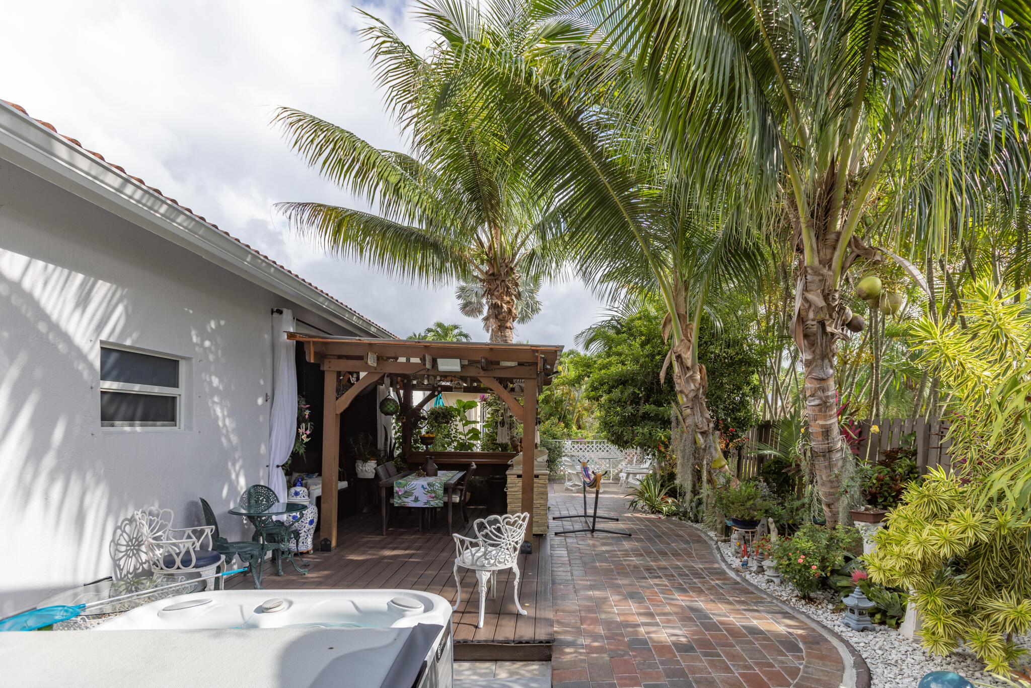 PEMBROKE ISLES 1 - Residential