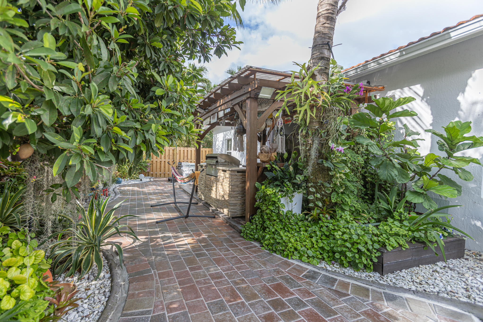 PEMBROKE ISLES 1 - Residential
