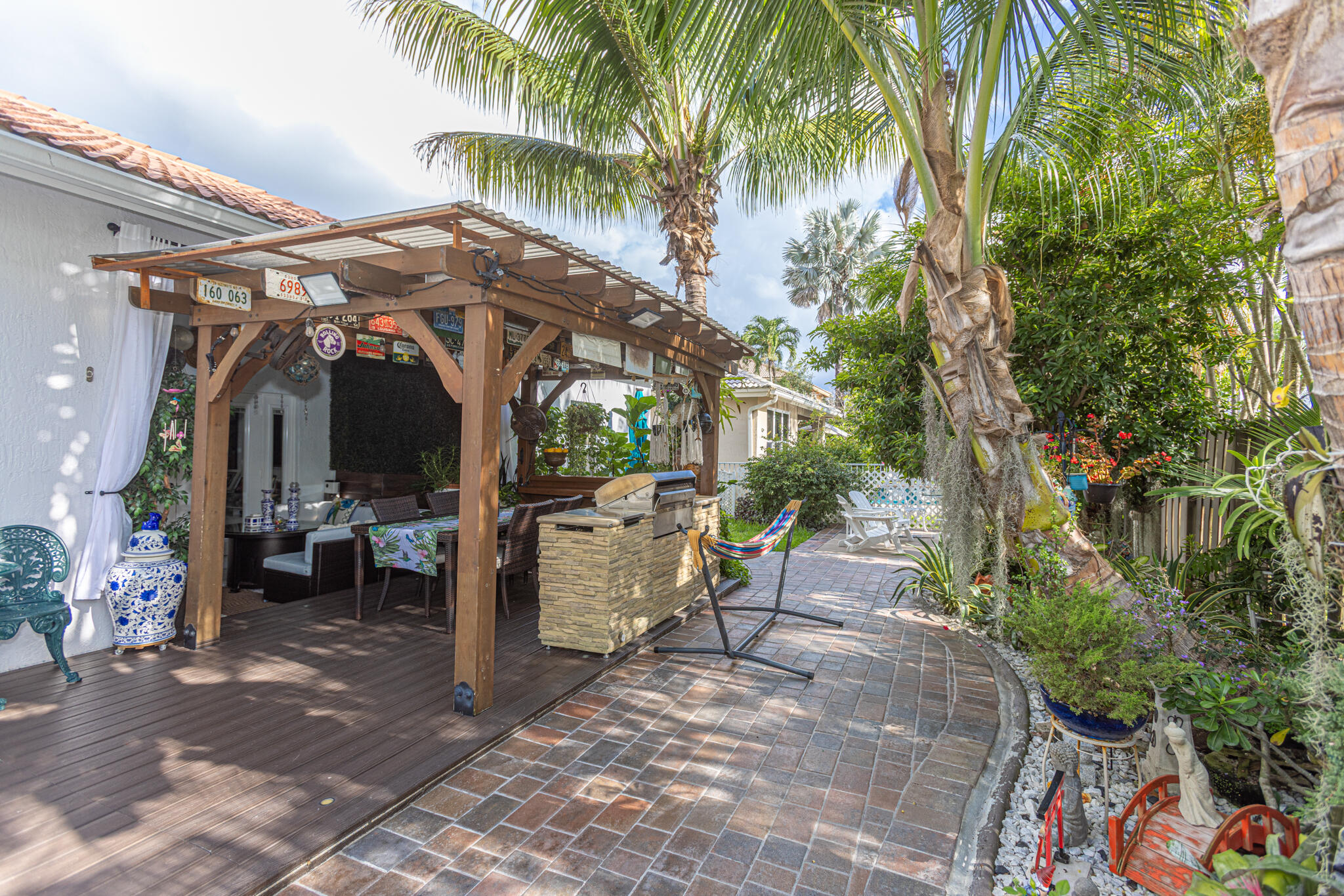 PEMBROKE ISLES 1 - Residential