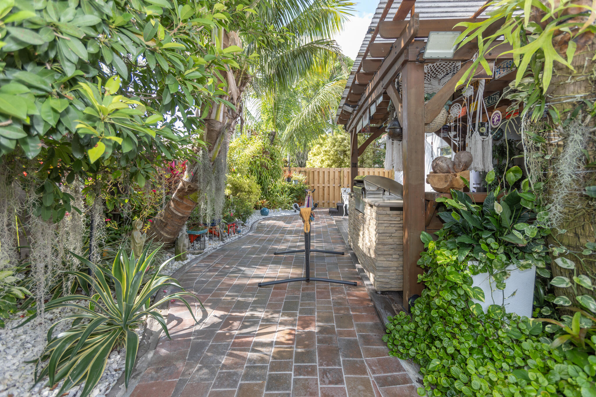 PEMBROKE ISLES 1 - Residential