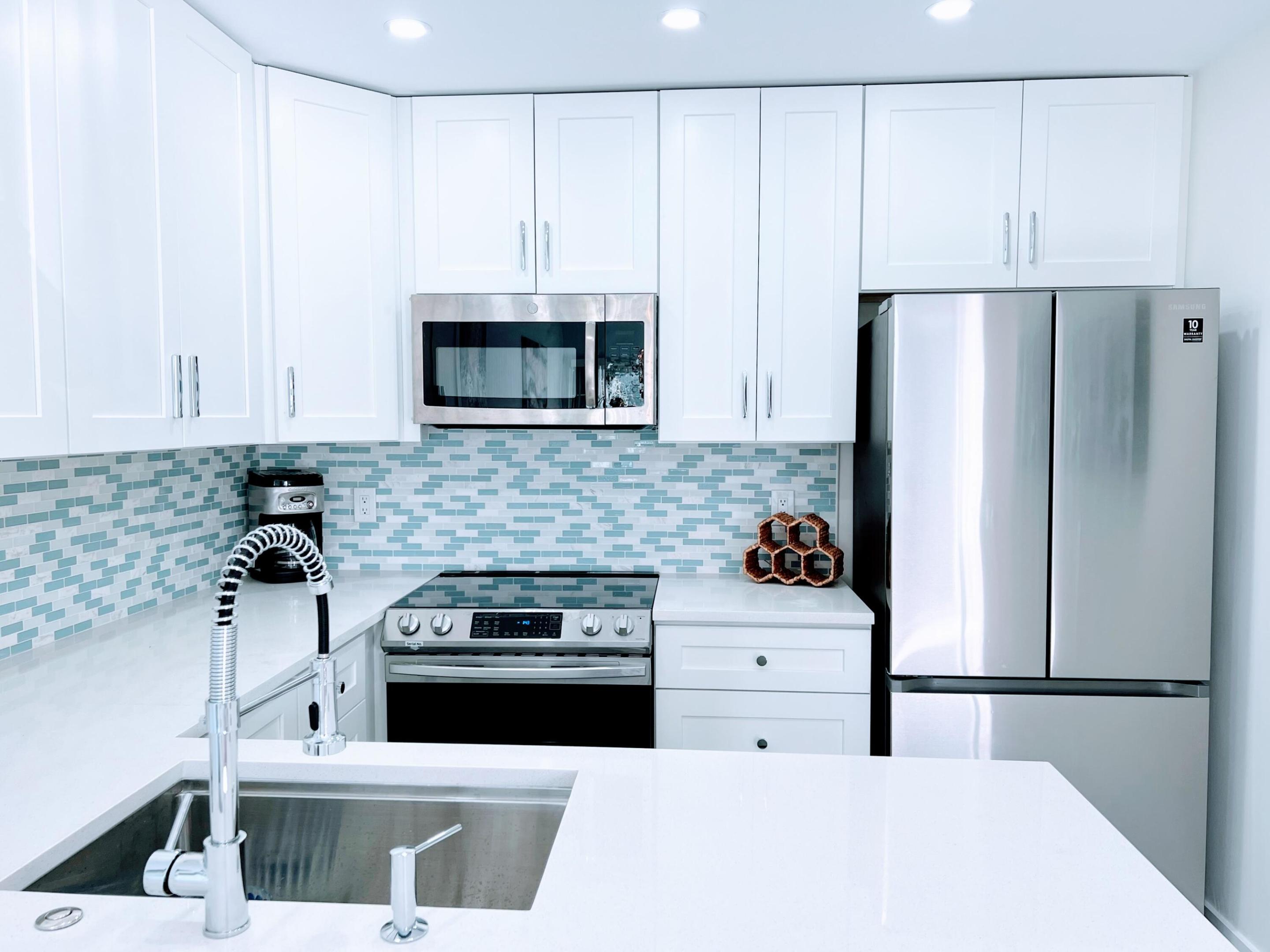 WATERSIDE VILLAGE OF PALM BEACH CONDO - Residential Lease