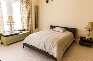 ONE WATERMARK PLACE OF THE PALM BEACHES - Residential