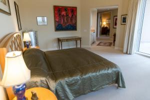 ONE WATERMARK PLACE OF THE PALM BEACHES - Residential