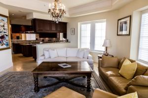 ONE WATERMARK PLACE OF THE PALM BEACHES - Residential
