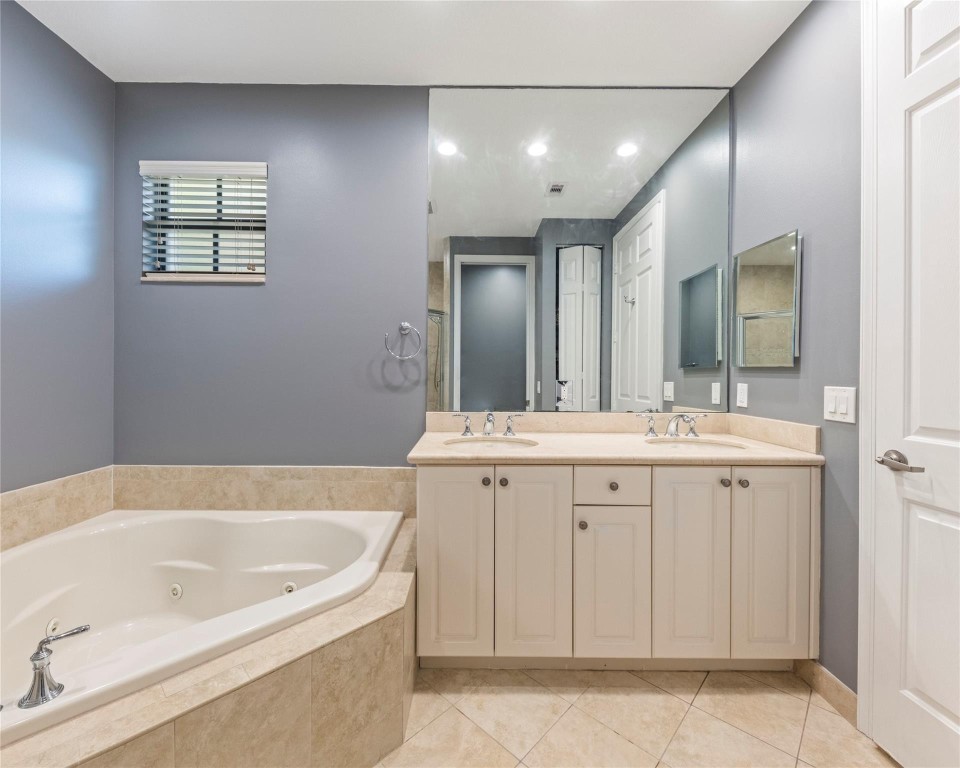 Gramercy Square - Residential