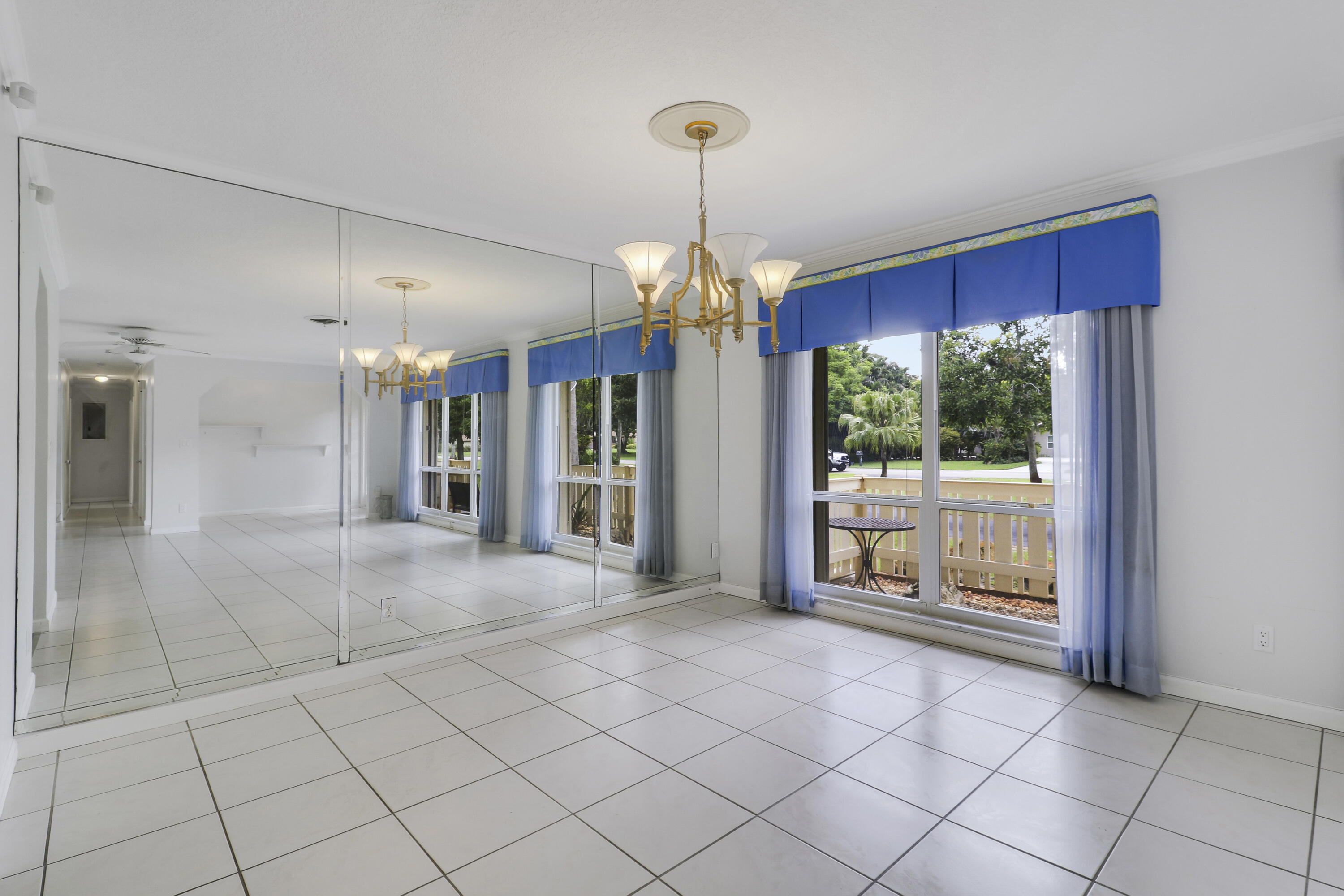 LAKEWOOD RANCHES - Residential