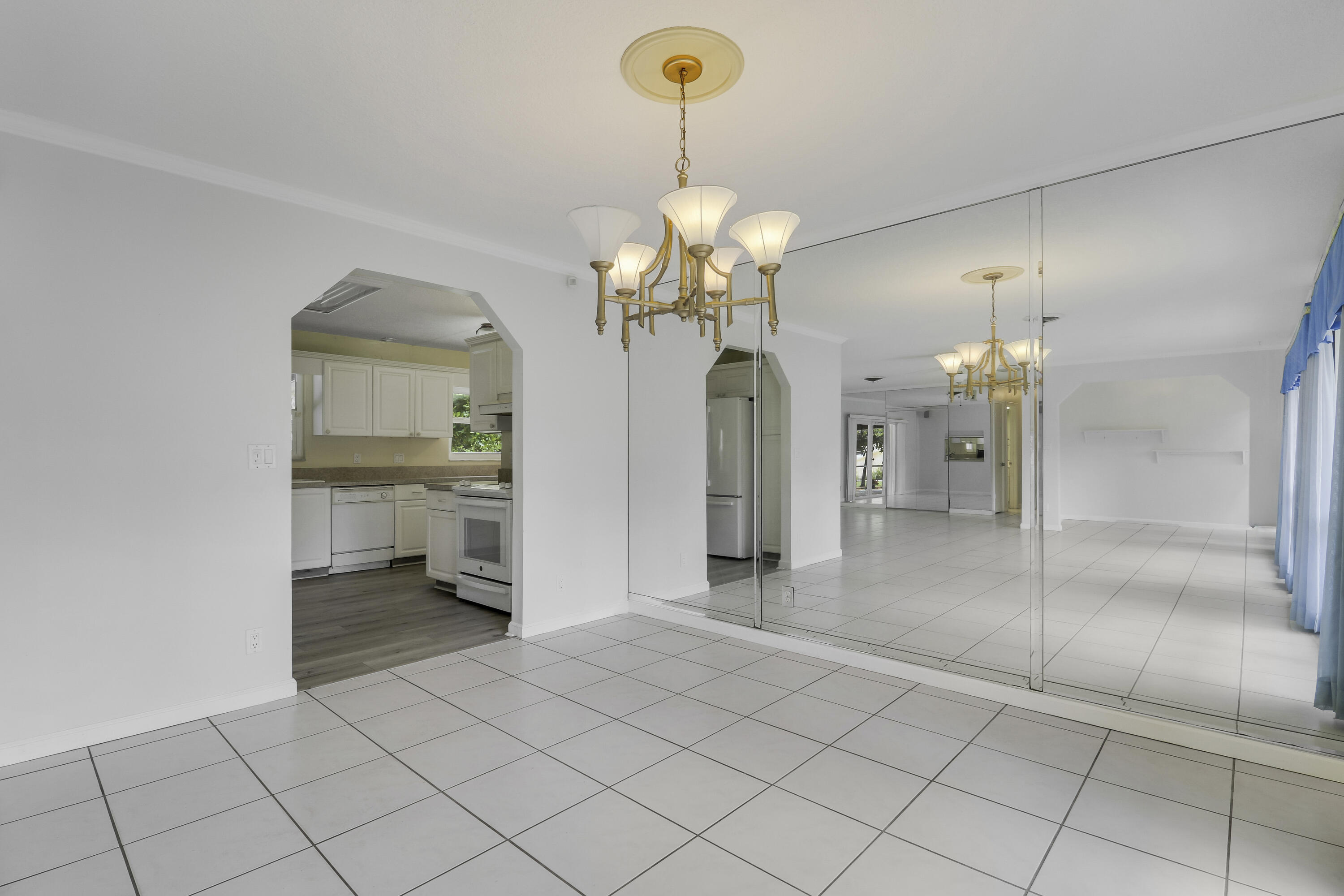 LAKEWOOD RANCHES - Residential