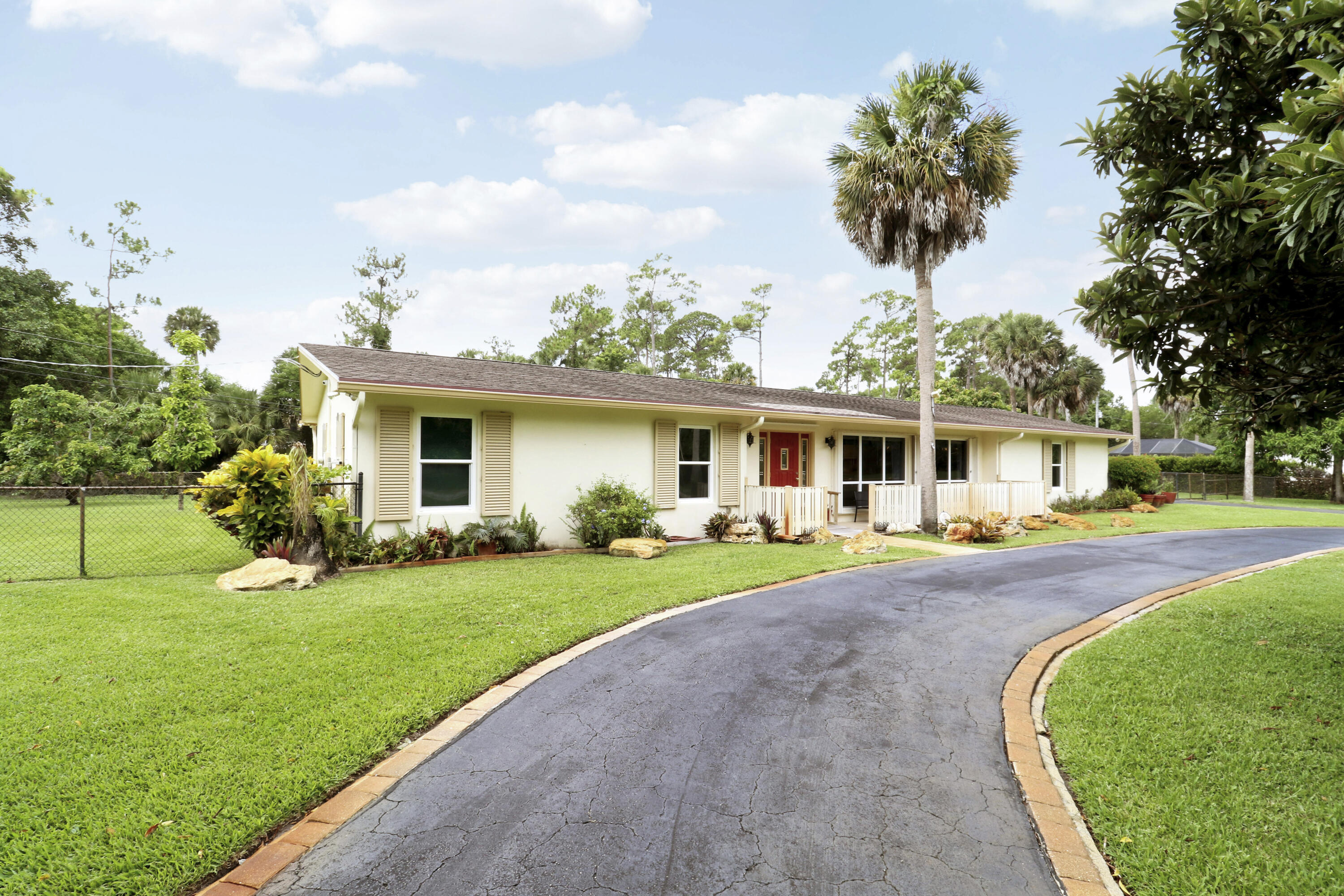 LAKEWOOD RANCHES - Residential