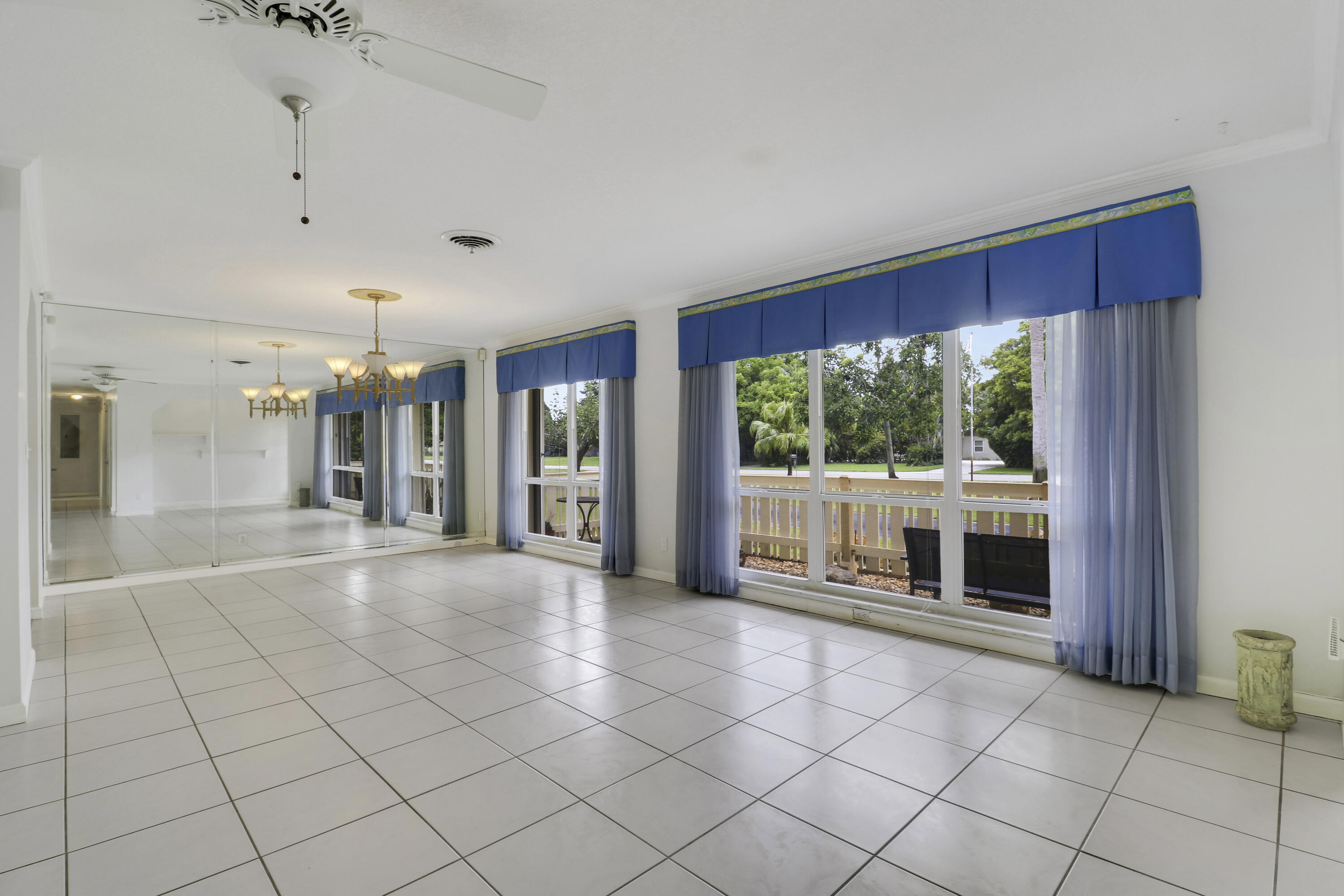 LAKEWOOD RANCHES - Residential