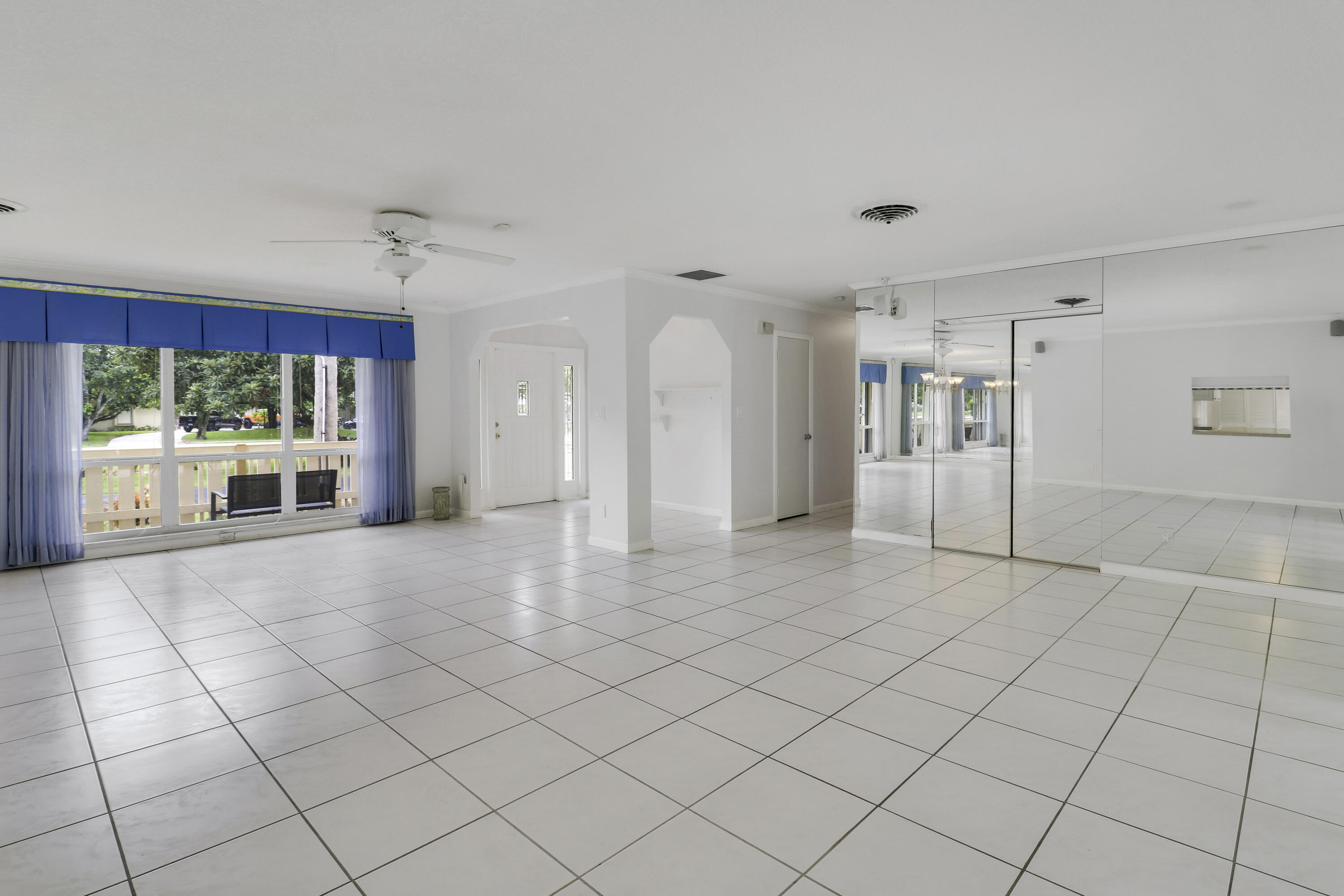 LAKEWOOD RANCHES - Residential