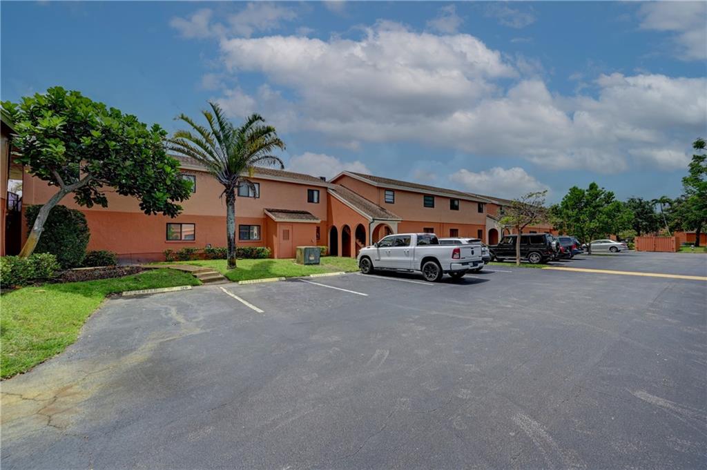 BEAUTIFUL CONDO LOCATED IN A QUIET COMMUNITY JUST STEPS FROM SHOPPING AND DOWNTOWN BOCA AND MIZNER AREA. THIS UNIT HAS STAINLESS APPLIANCES, TILE FLOORING THROUGHOUT AND IMPACT WINDOWS. FRESHLY PAINTED INTERIOR, READY FOR YOU TO MOVE RIGHT IN. GREAT PRICE FOR AN AMAZING AREA. 2 BED 1 BATH DOWNTOWN BOCA MIZNER AREA