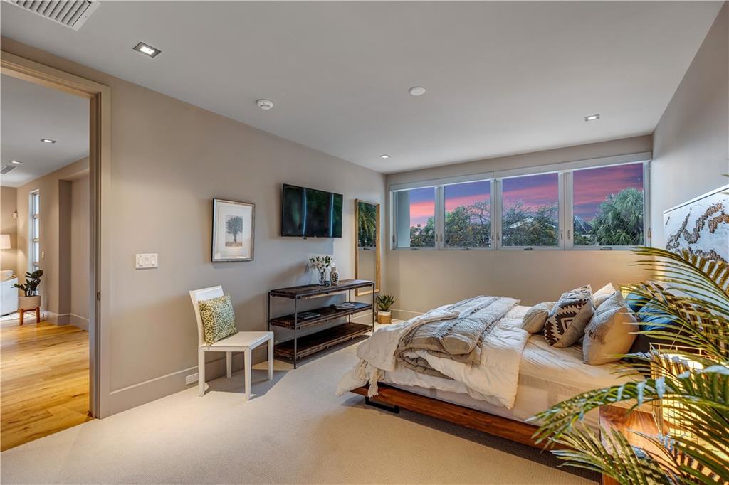 RIO VISTA ISLES - Residential