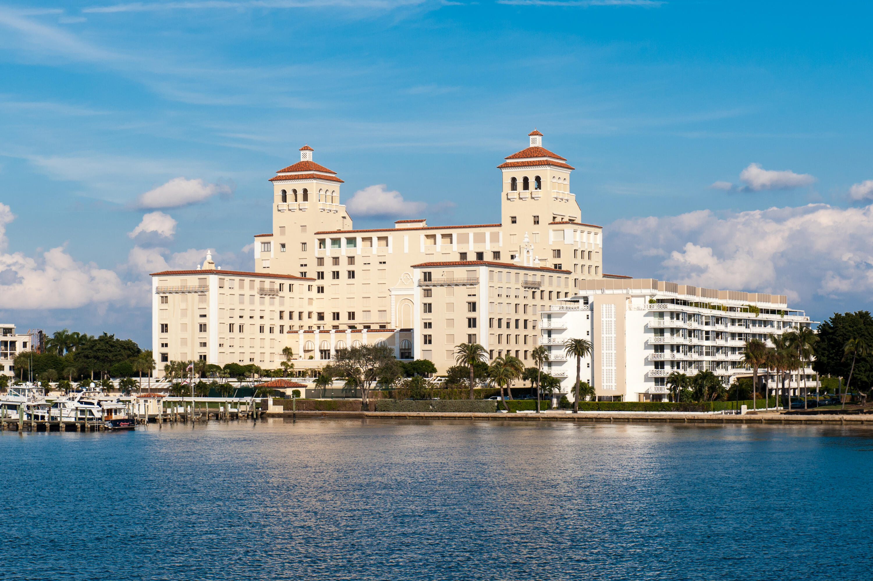 Rarely available three bedroom, three bathroom with Intracoastal views from every room. Gracious landmark building offering superior amenities - tennis courts, boat dock, beach club and 24 hour staff.