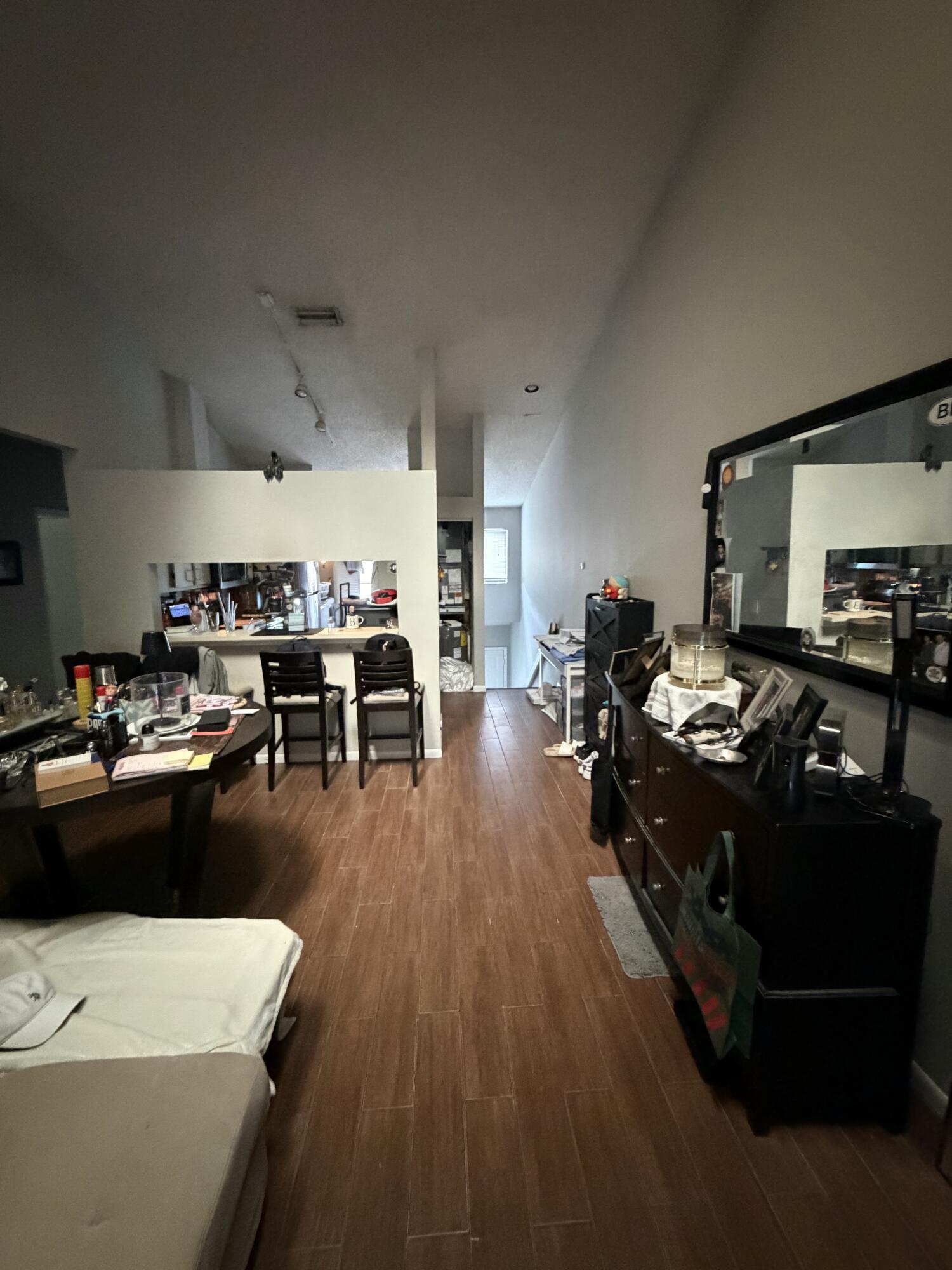HARBOUR POINTE AT RIVER BRIDGE CONDO - Residential