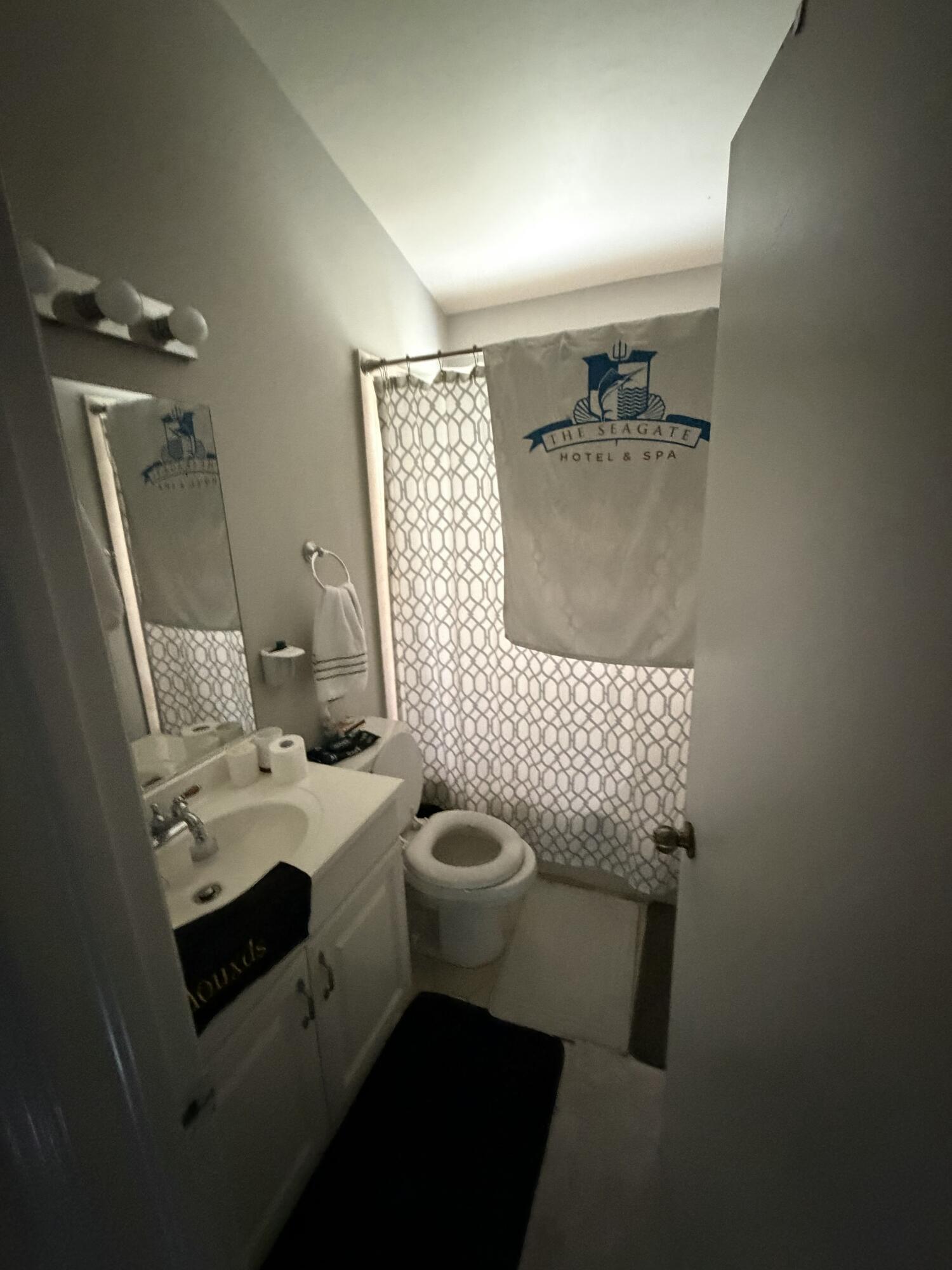 HARBOUR POINTE AT RIVER BRIDGE CONDO - Residential