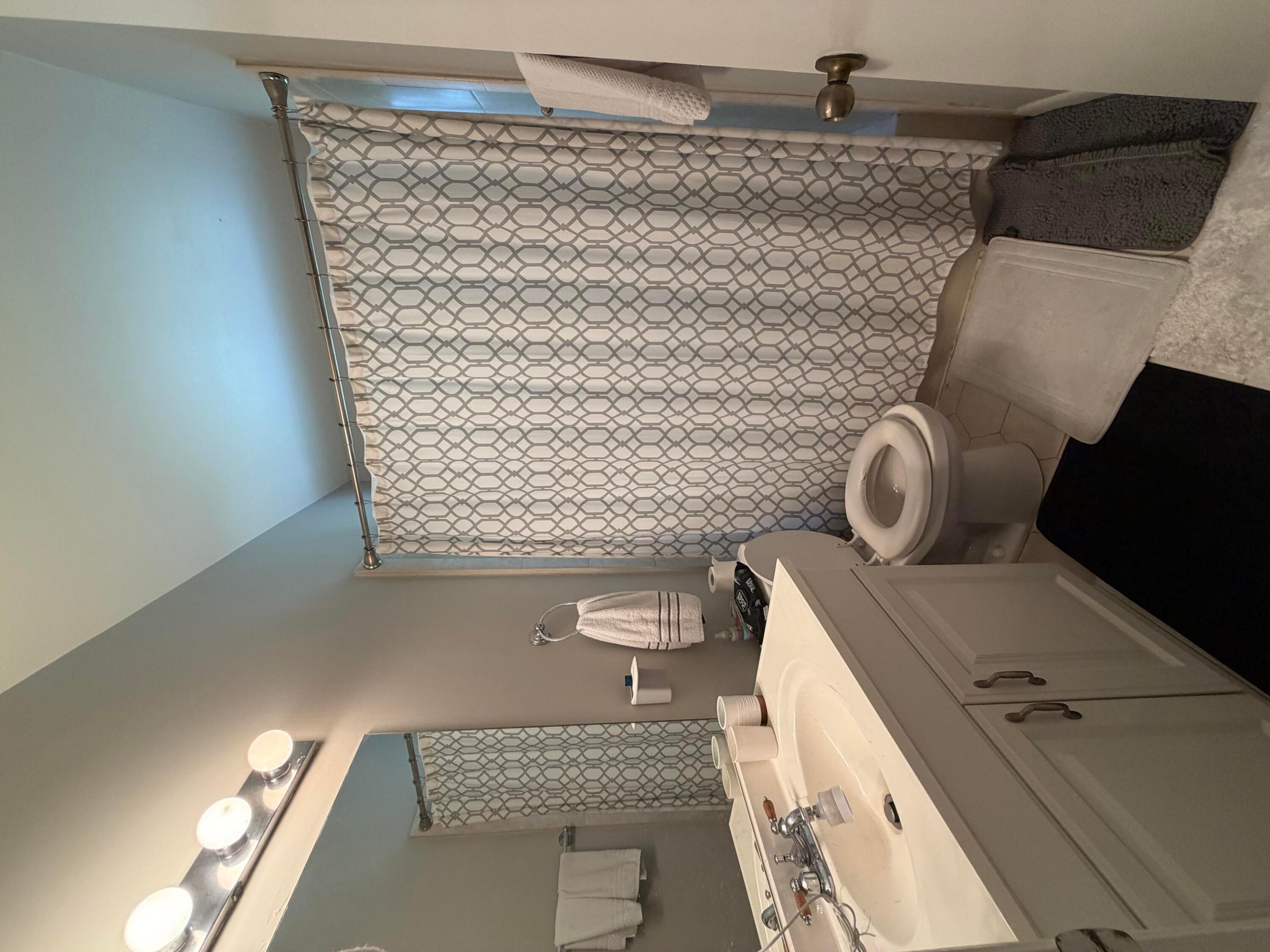 HARBOUR POINTE AT RIVER BRIDGE CONDO - Residential
