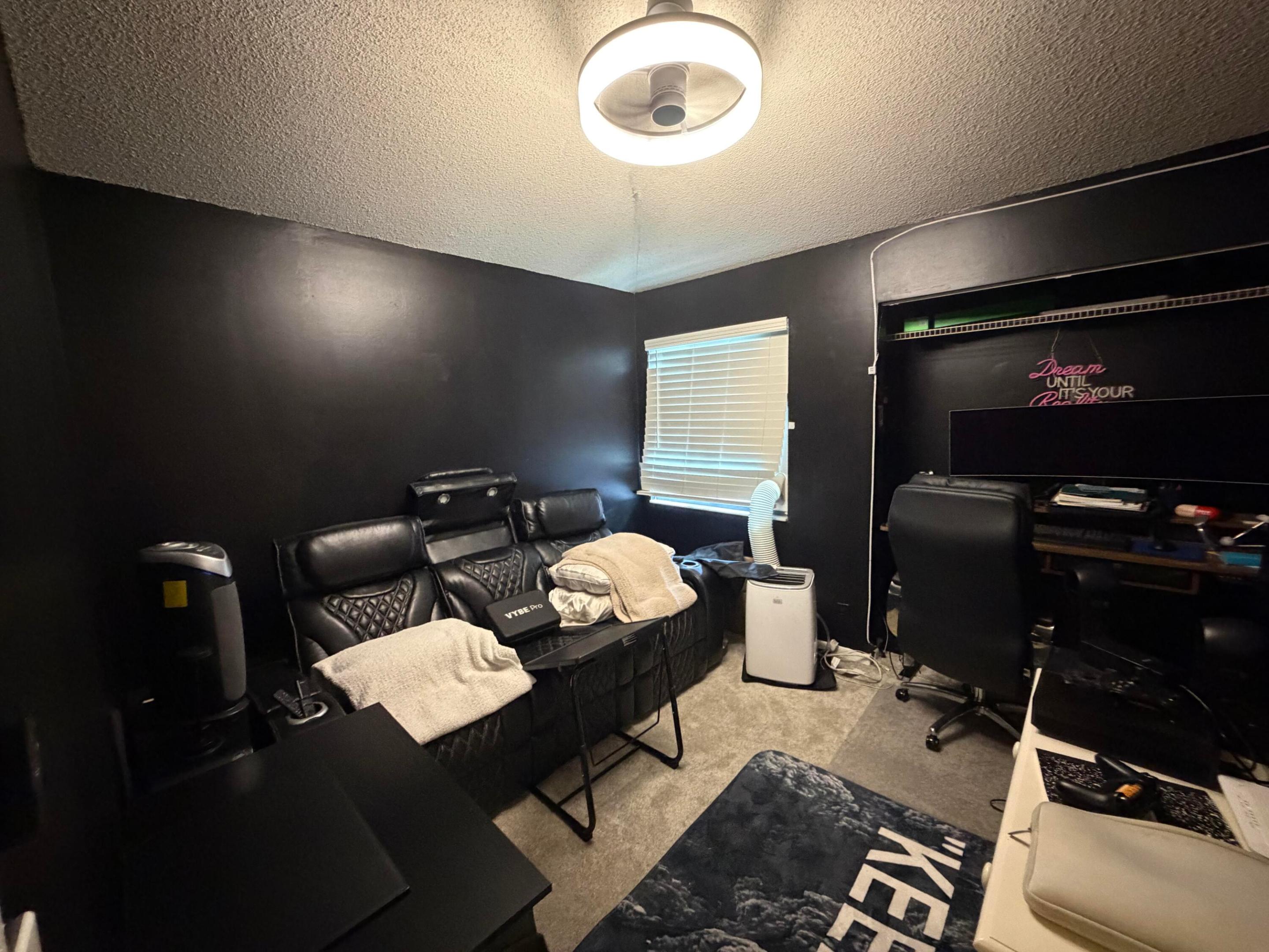 HARBOUR POINTE AT RIVER BRIDGE CONDO - Residential