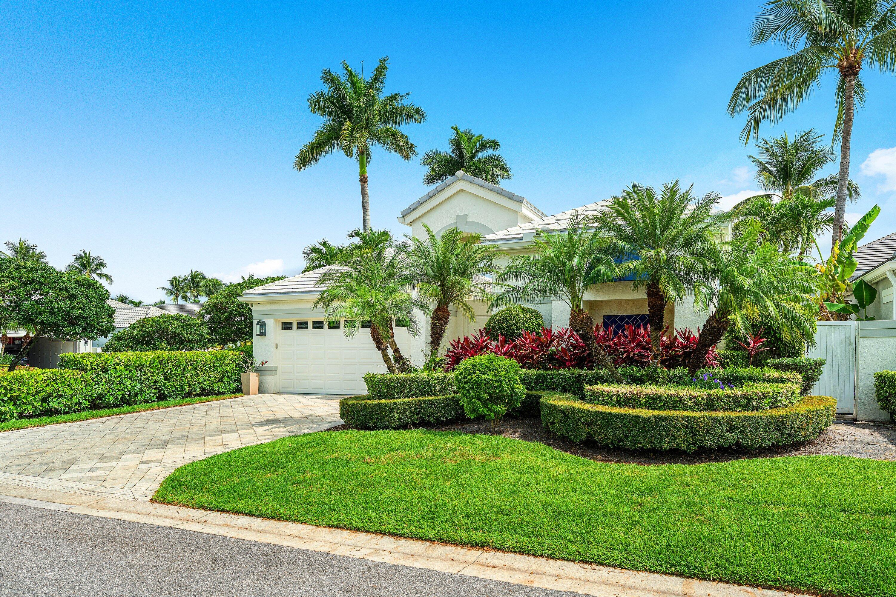 CLUBSIDE AT WOODFIELD COUNTRY CLUB - Residential
