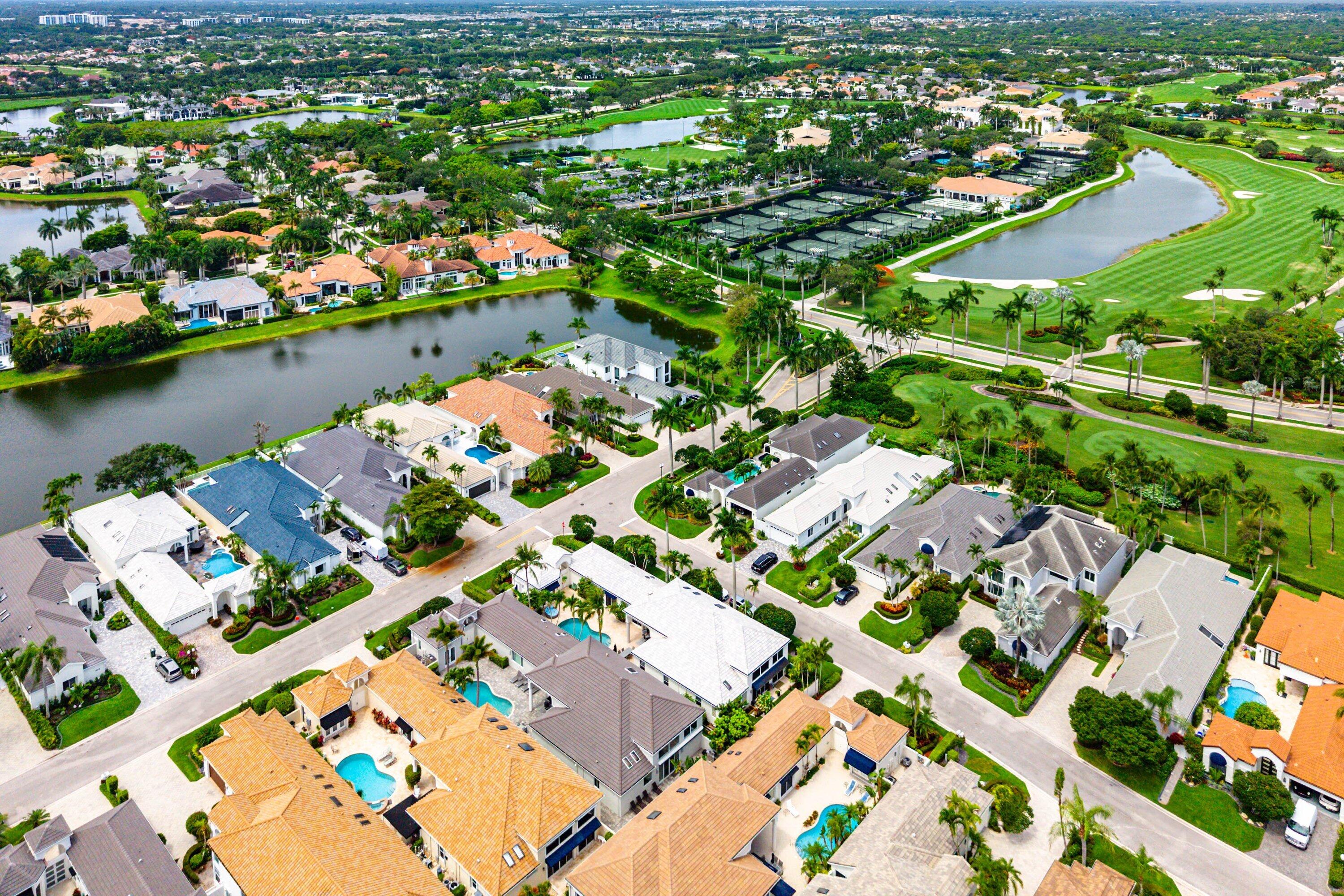 CLUBSIDE AT WOODFIELD COUNTRY CLUB - Residential