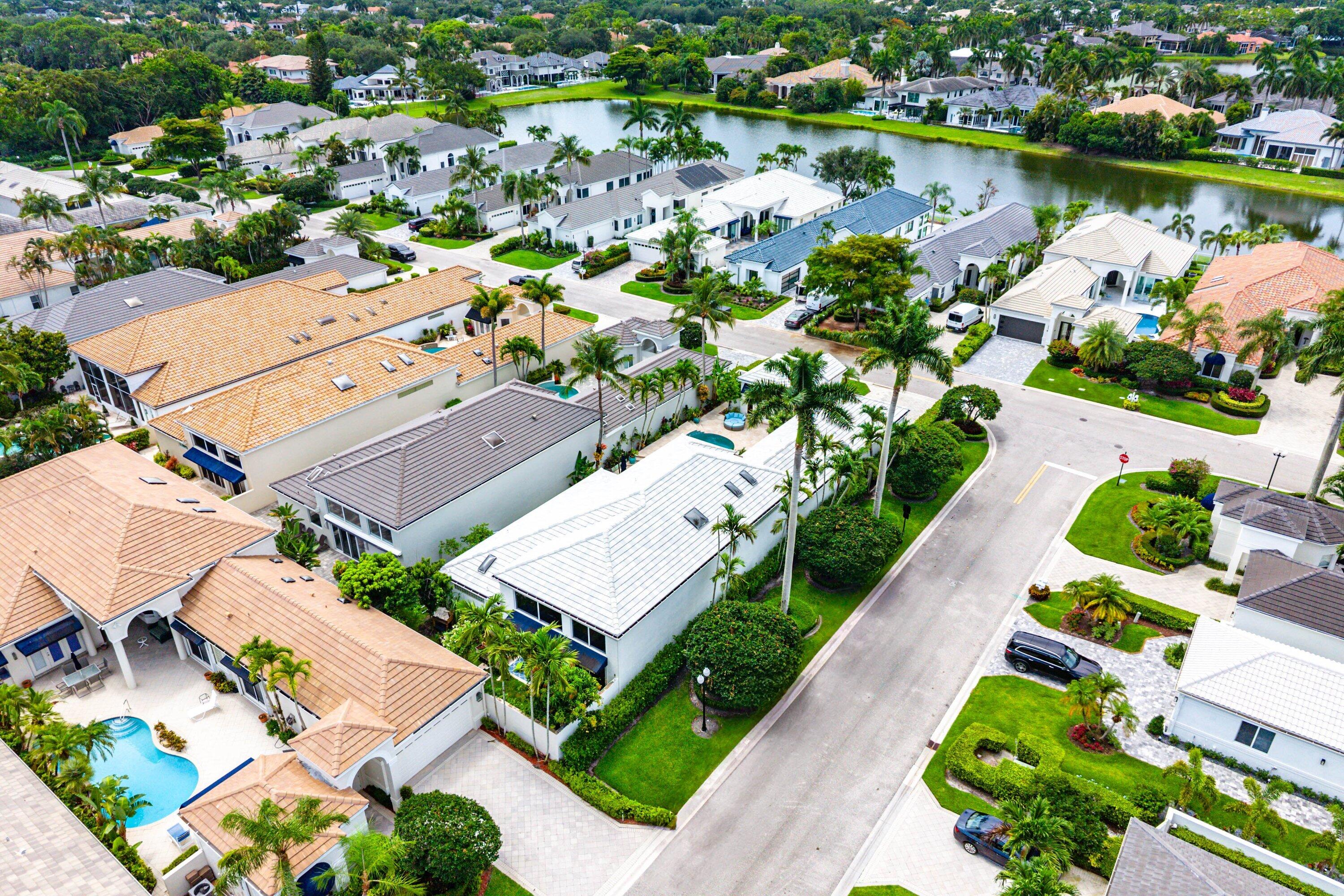 CLUBSIDE AT WOODFIELD COUNTRY CLUB - Residential