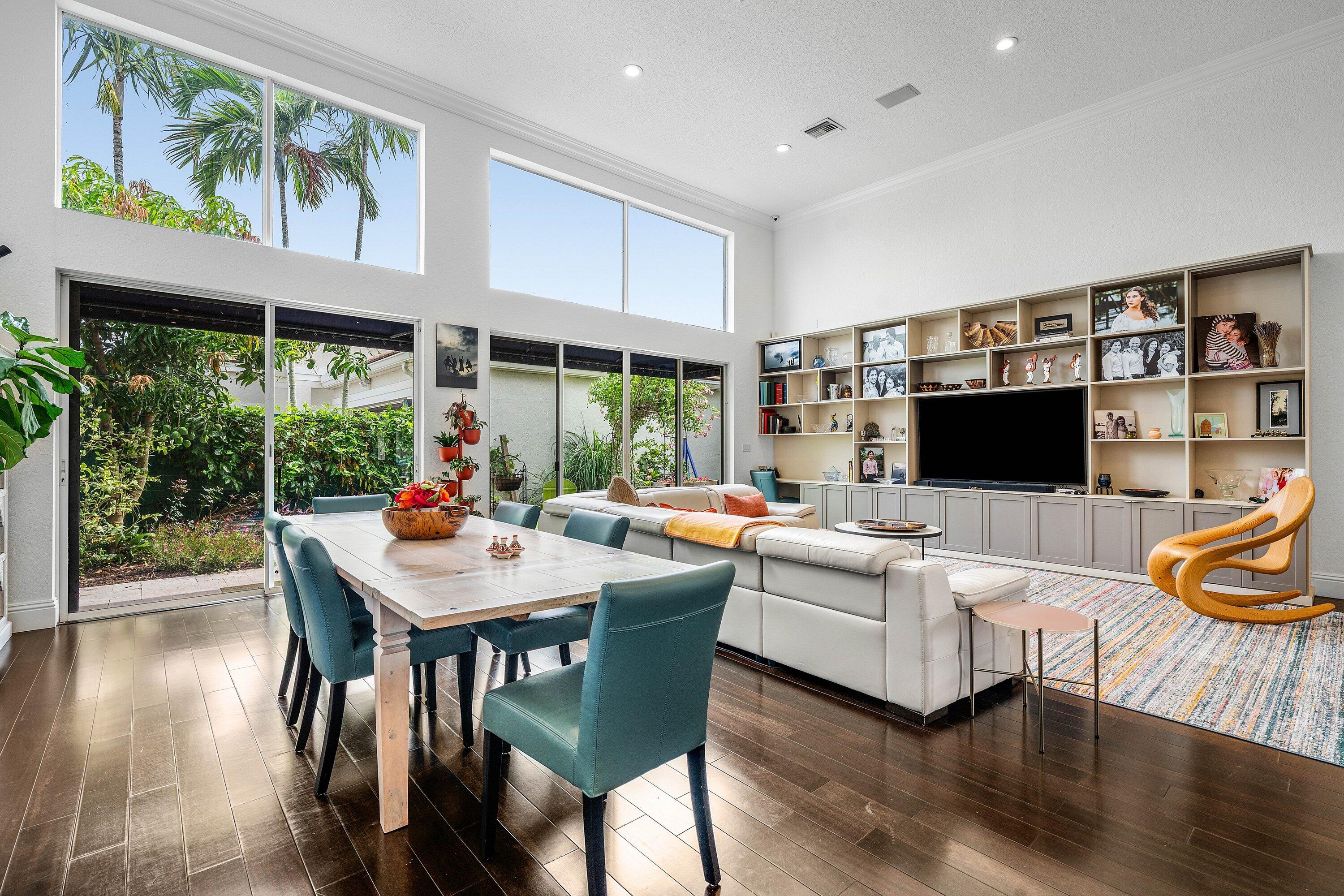 CLUBSIDE AT WOODFIELD COUNTRY CLUB - Residential