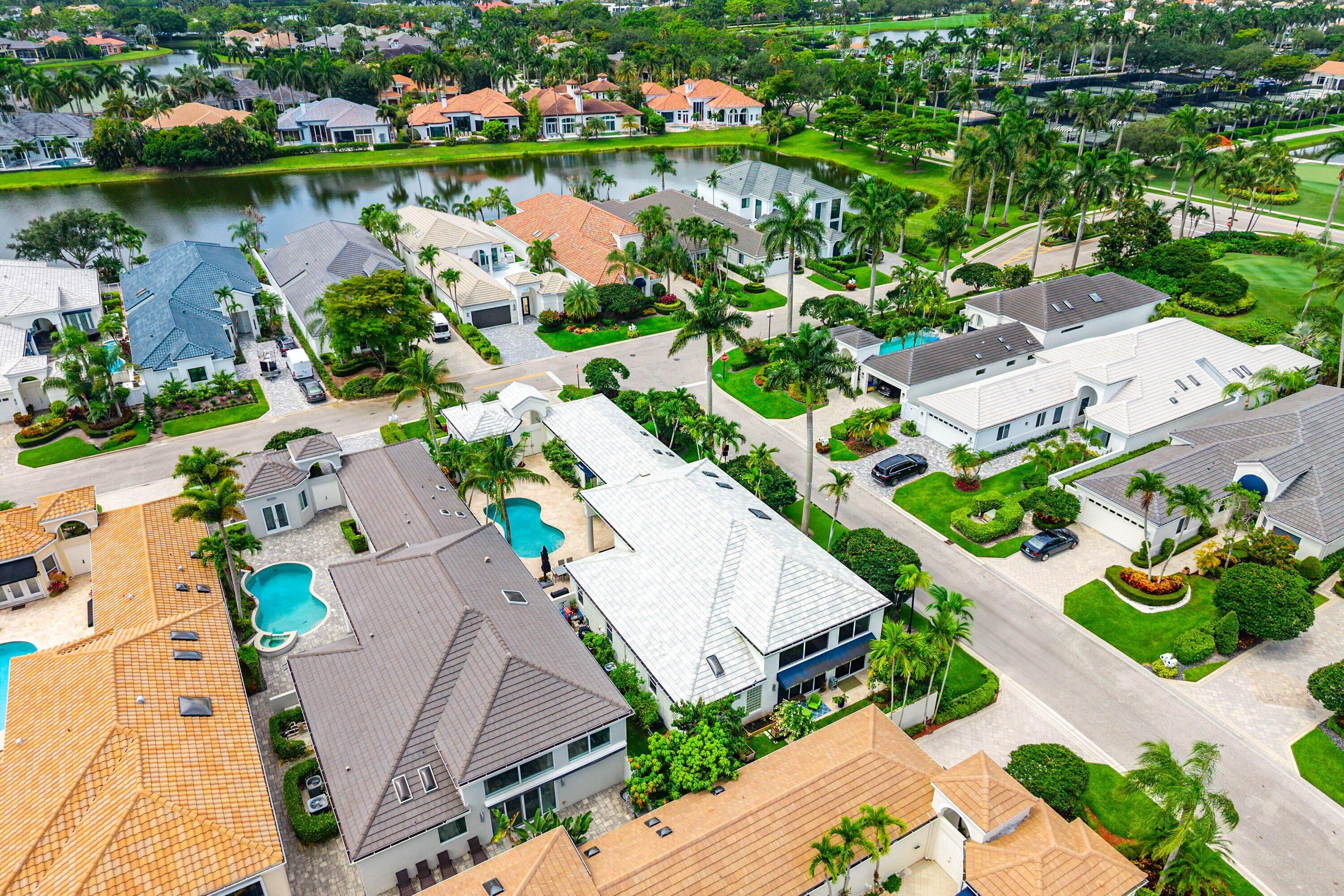 CLUBSIDE AT WOODFIELD COUNTRY CLUB - Residential