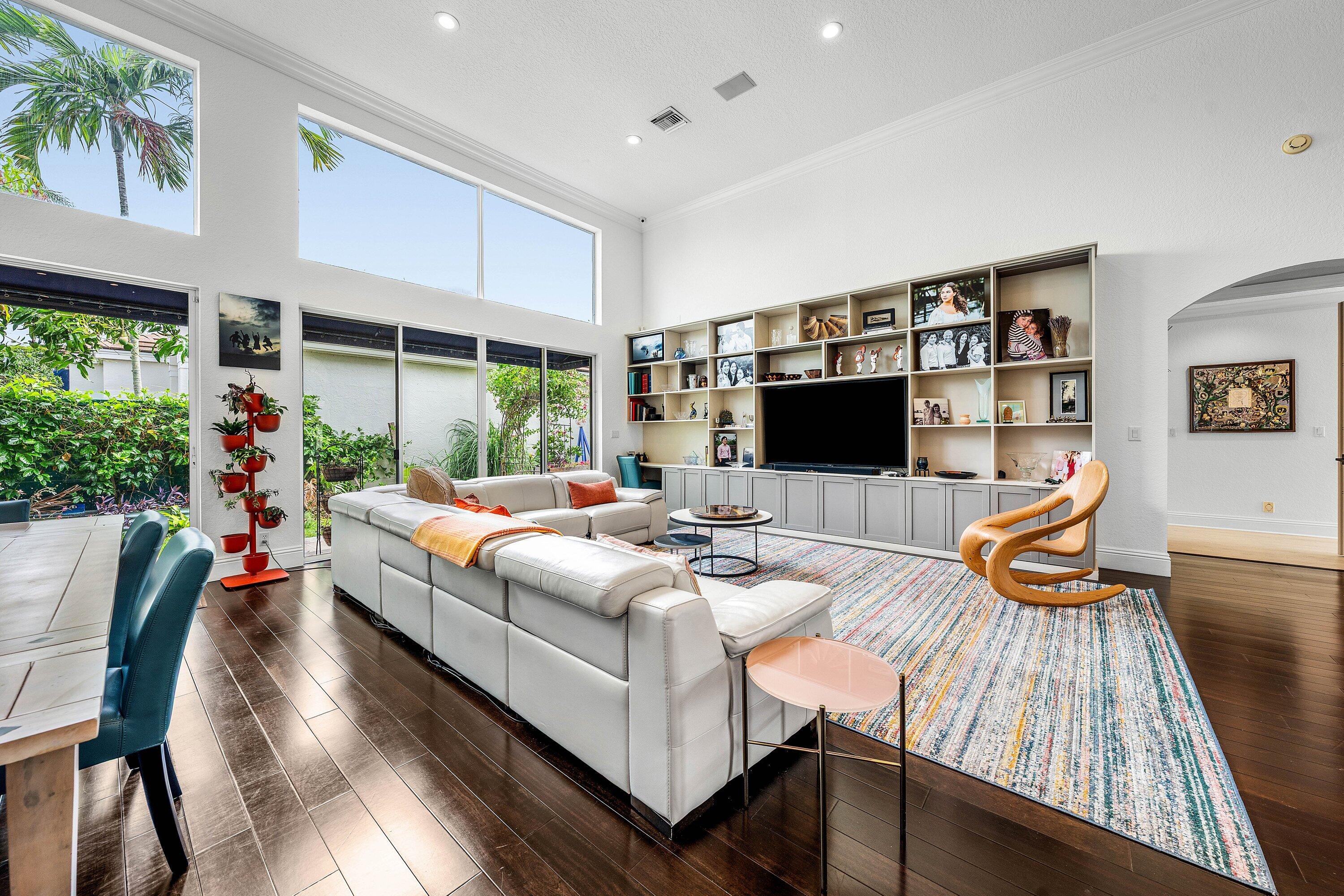 CLUBSIDE AT WOODFIELD COUNTRY CLUB - Residential