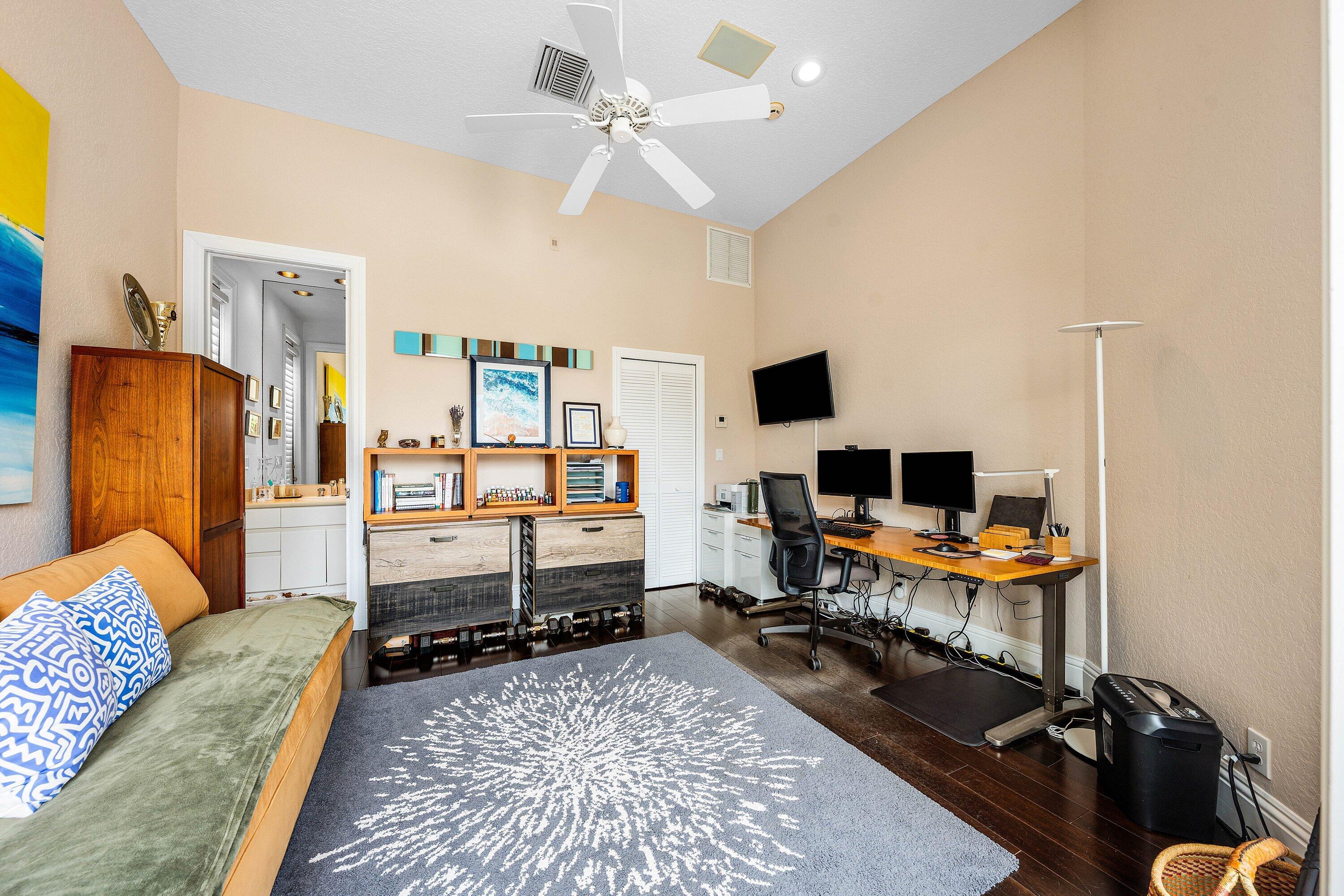 CLUBSIDE AT WOODFIELD COUNTRY CLUB - Residential