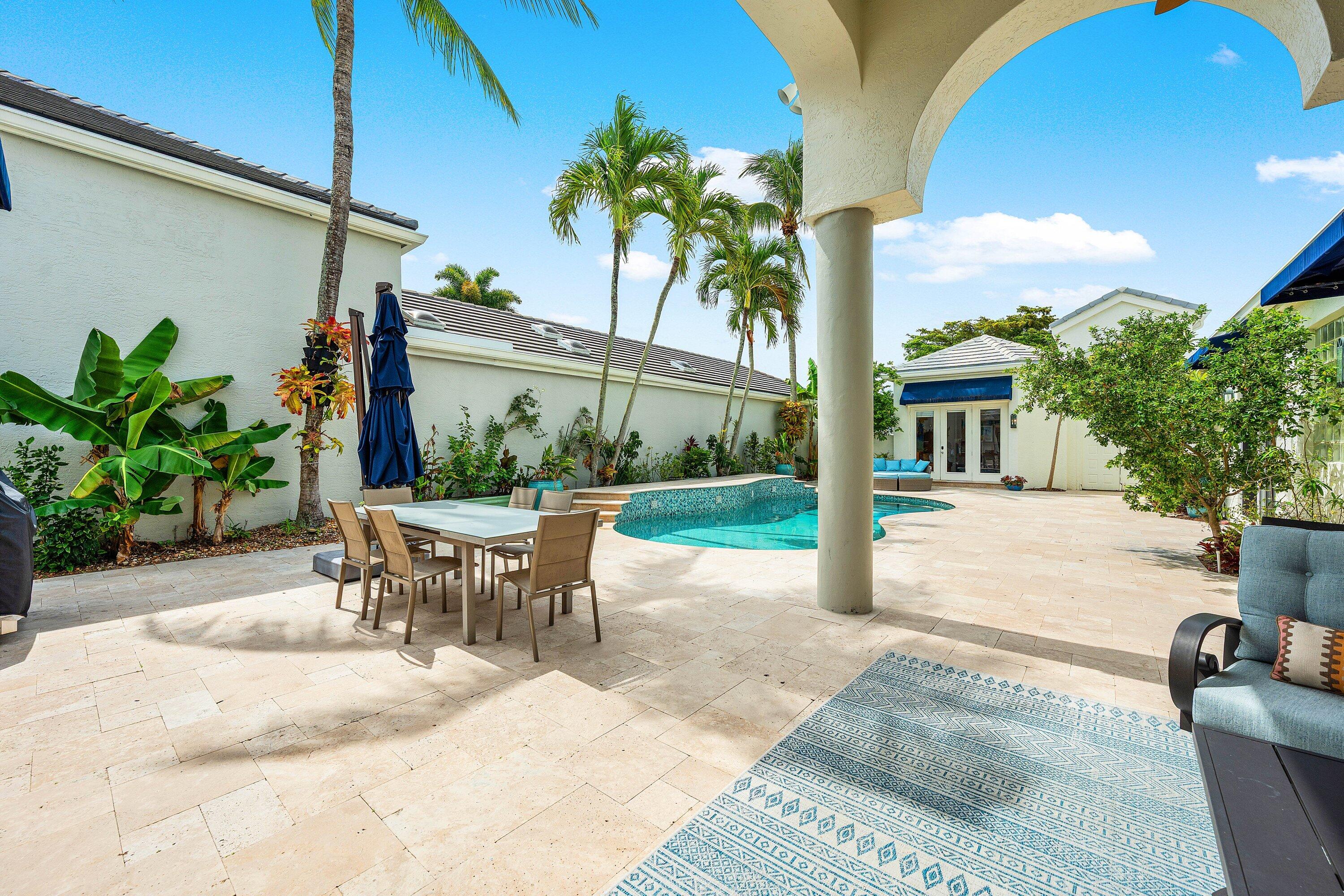 CLUBSIDE AT WOODFIELD COUNTRY CLUB - Residential