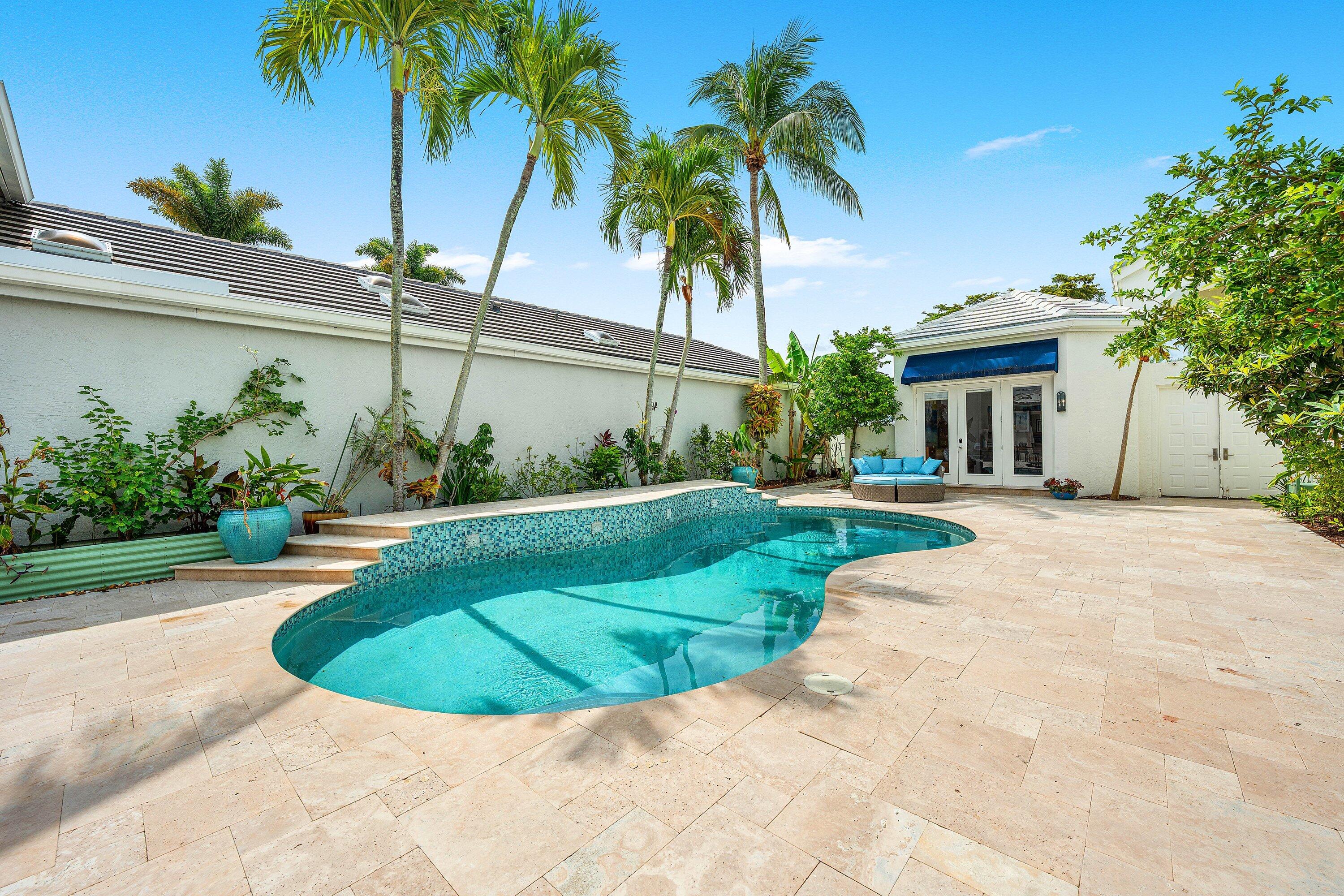 CLUBSIDE AT WOODFIELD COUNTRY CLUB - Residential