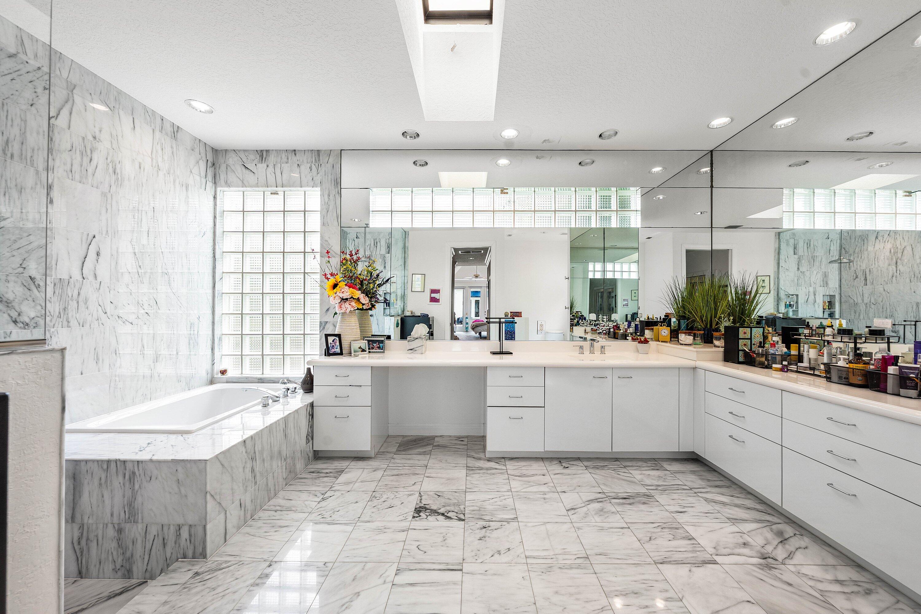 CLUBSIDE AT WOODFIELD COUNTRY CLUB - Residential