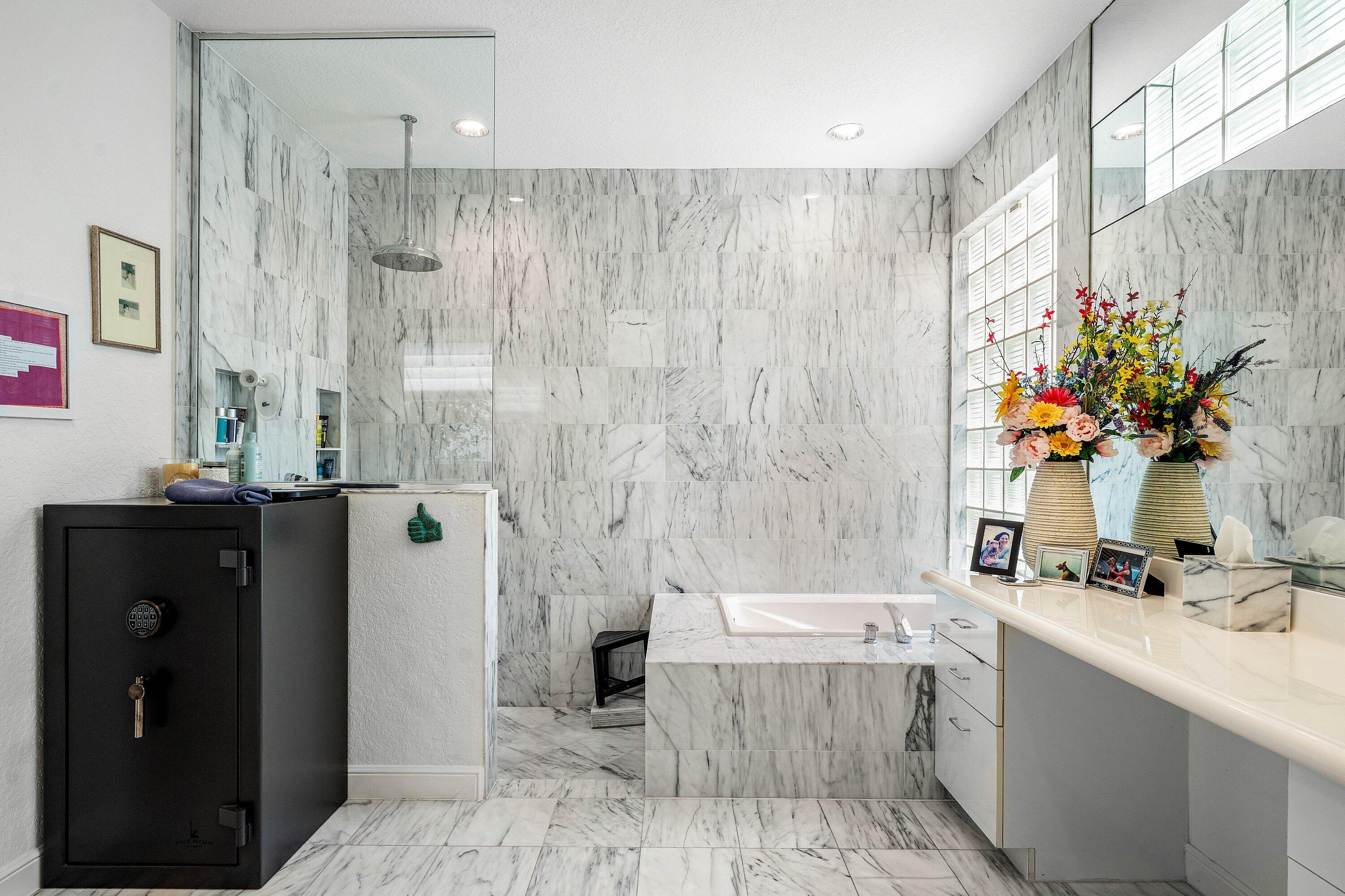 CLUBSIDE AT WOODFIELD COUNTRY CLUB - Residential