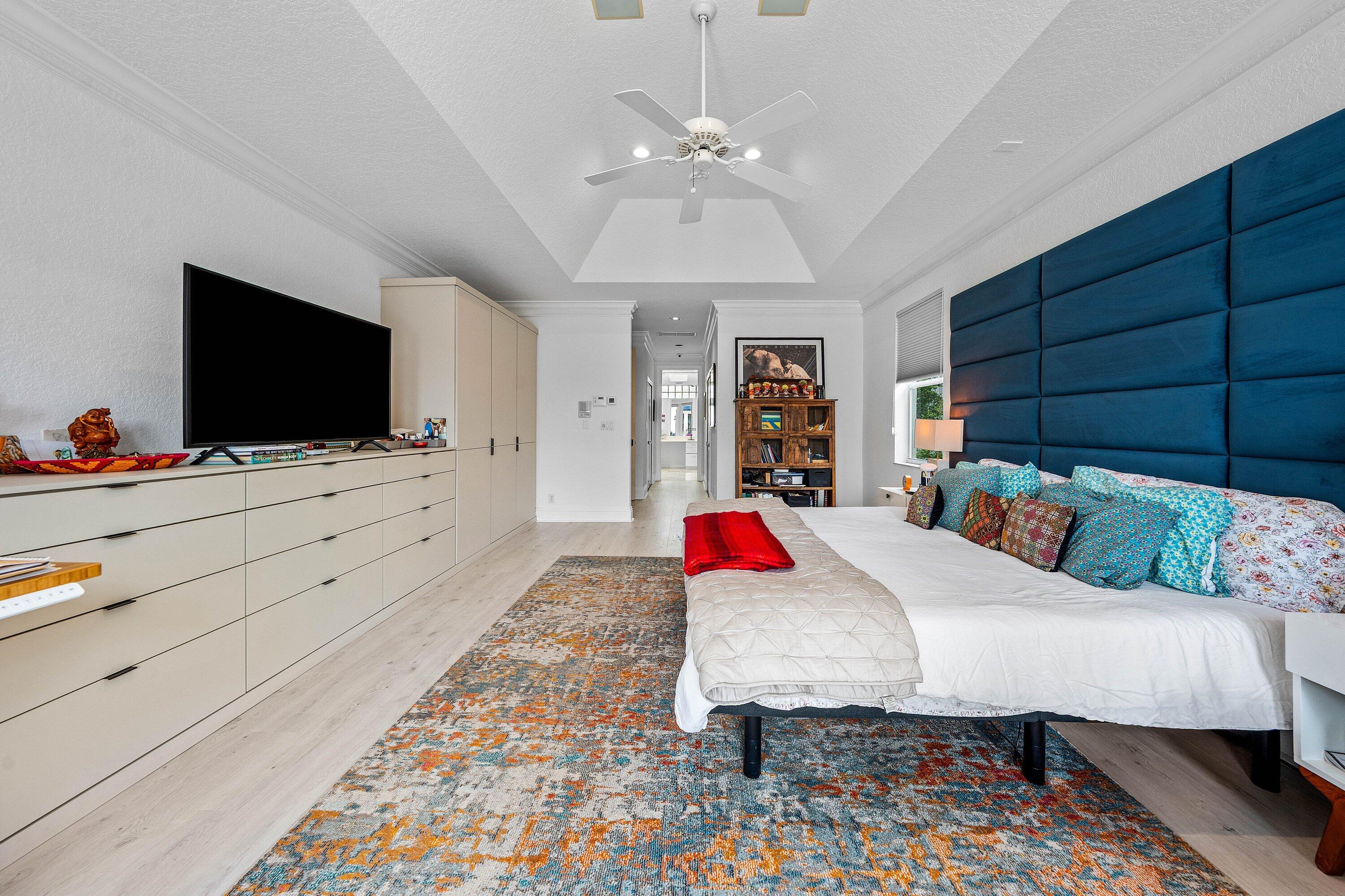CLUBSIDE AT WOODFIELD COUNTRY CLUB - Residential