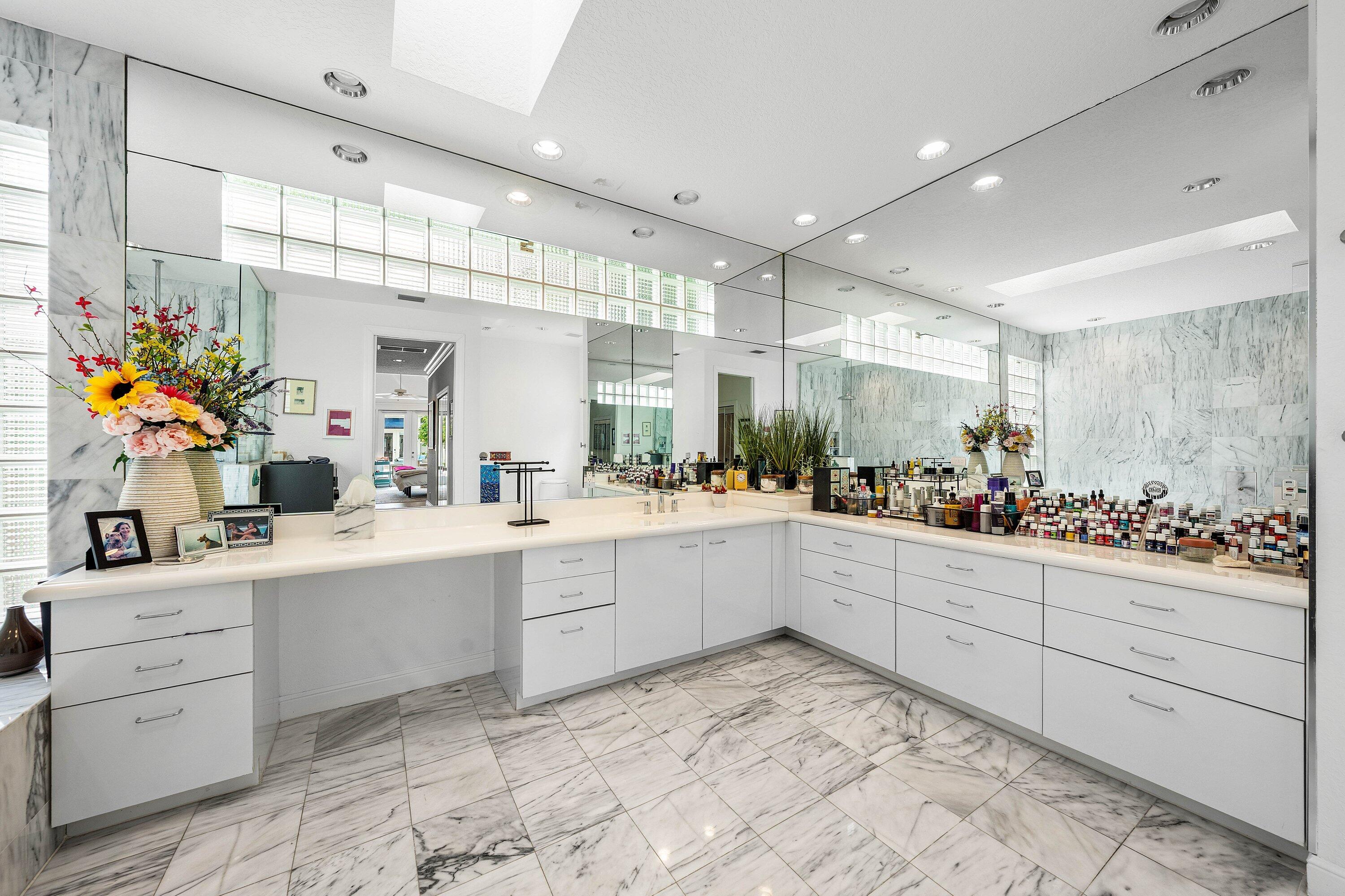 CLUBSIDE AT WOODFIELD COUNTRY CLUB - Residential