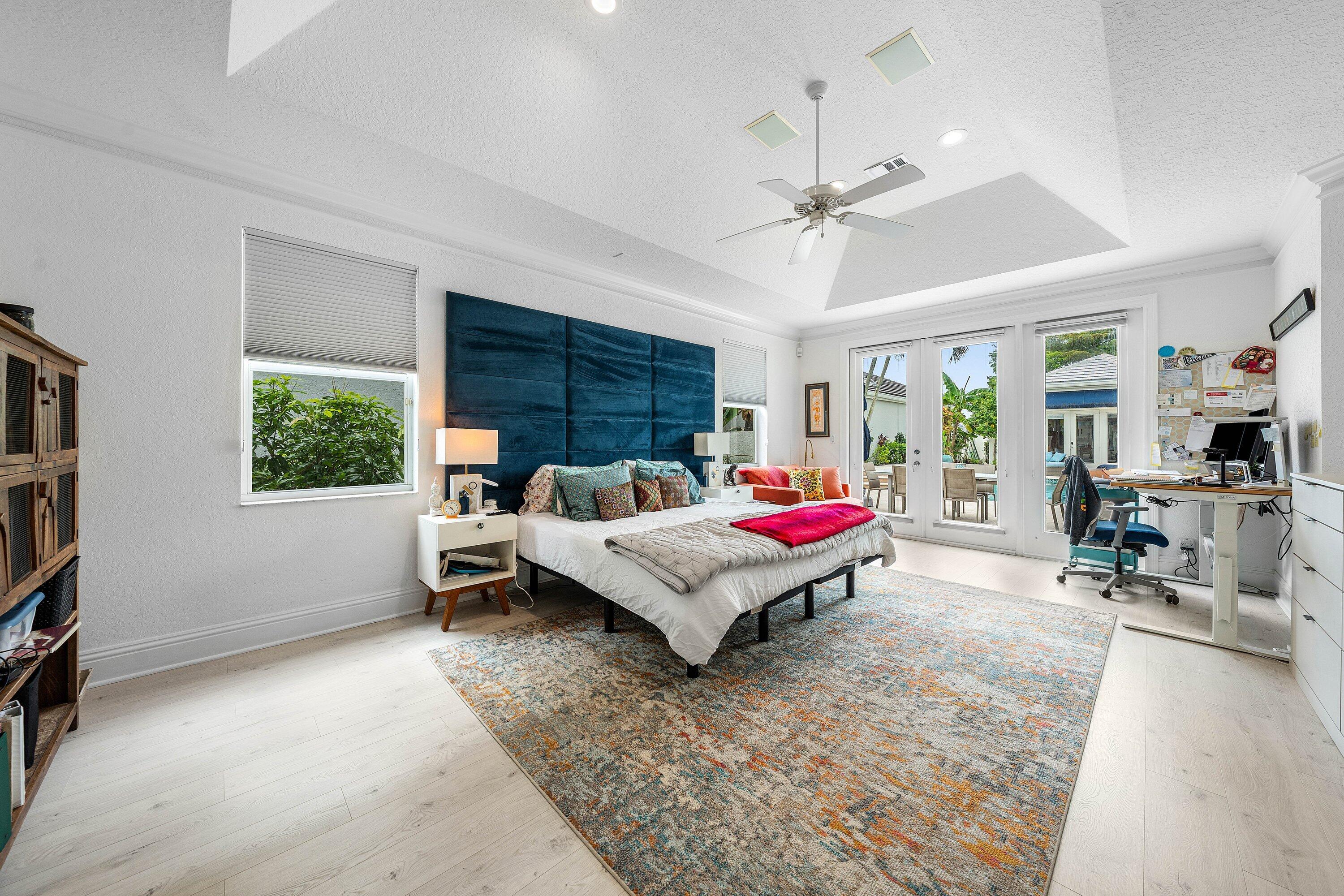 CLUBSIDE AT WOODFIELD COUNTRY CLUB - Residential