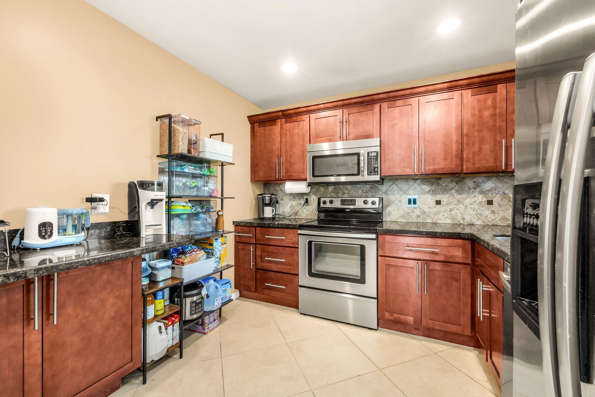 BAYWOOD VILLAGE II-D CONDO - Residential Lease