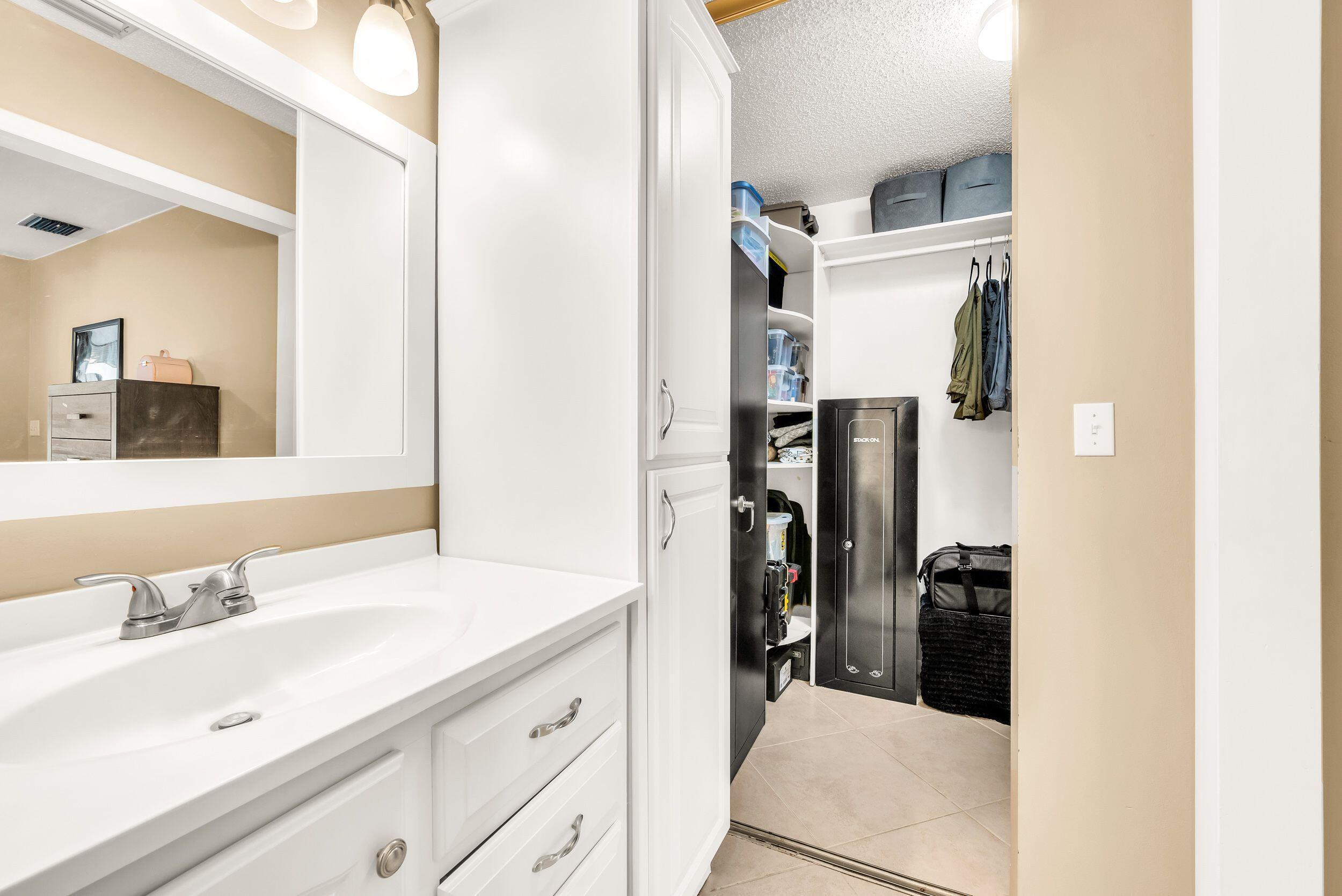 BAYWOOD VILLAGE II-D CONDO - Residential Lease