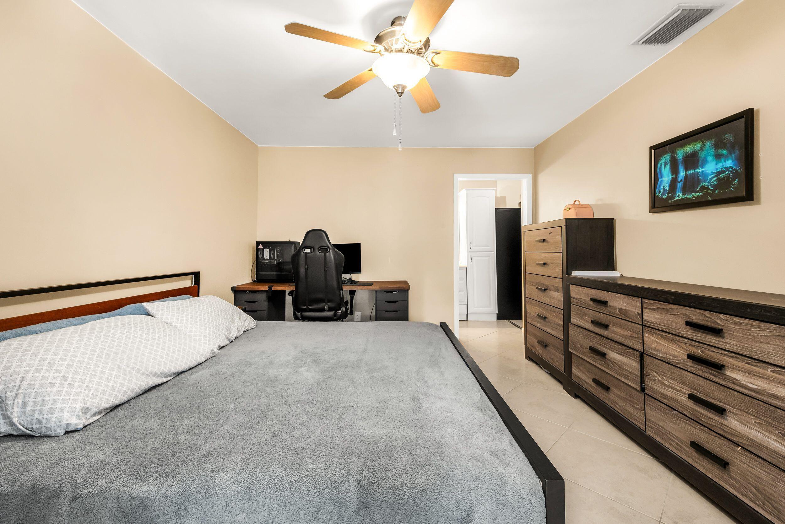 BAYWOOD VILLAGE II-D CONDO - Residential Lease
